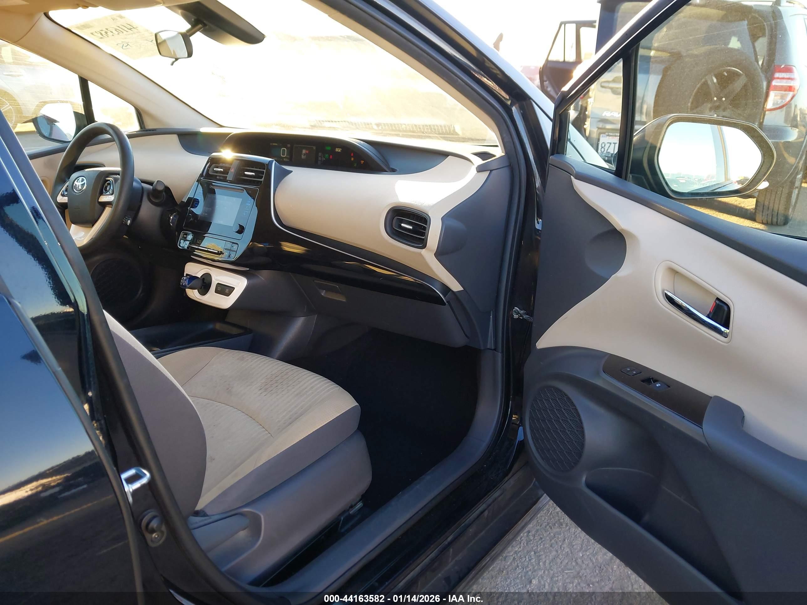 TOYOTA PRIUS image 5