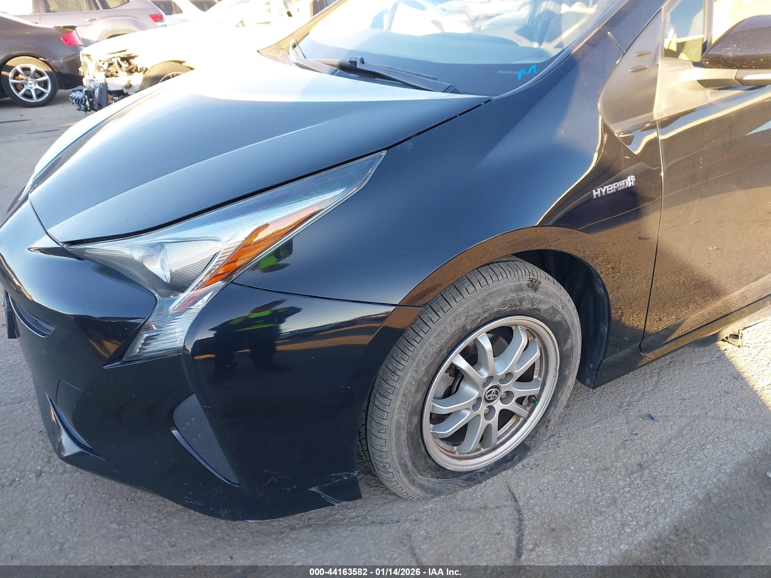 TOYOTA PRIUS image 6