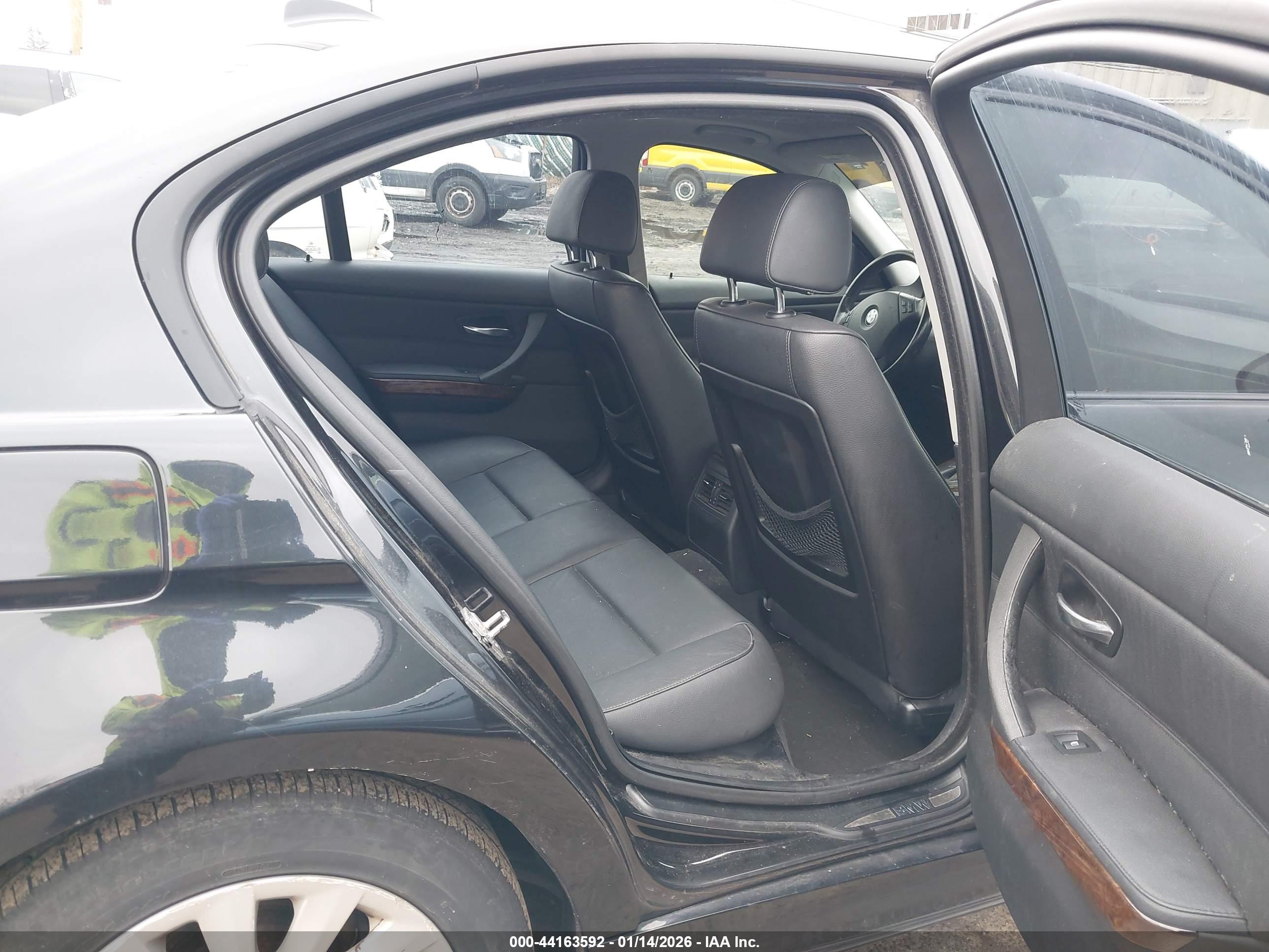 BMW 328I image 8