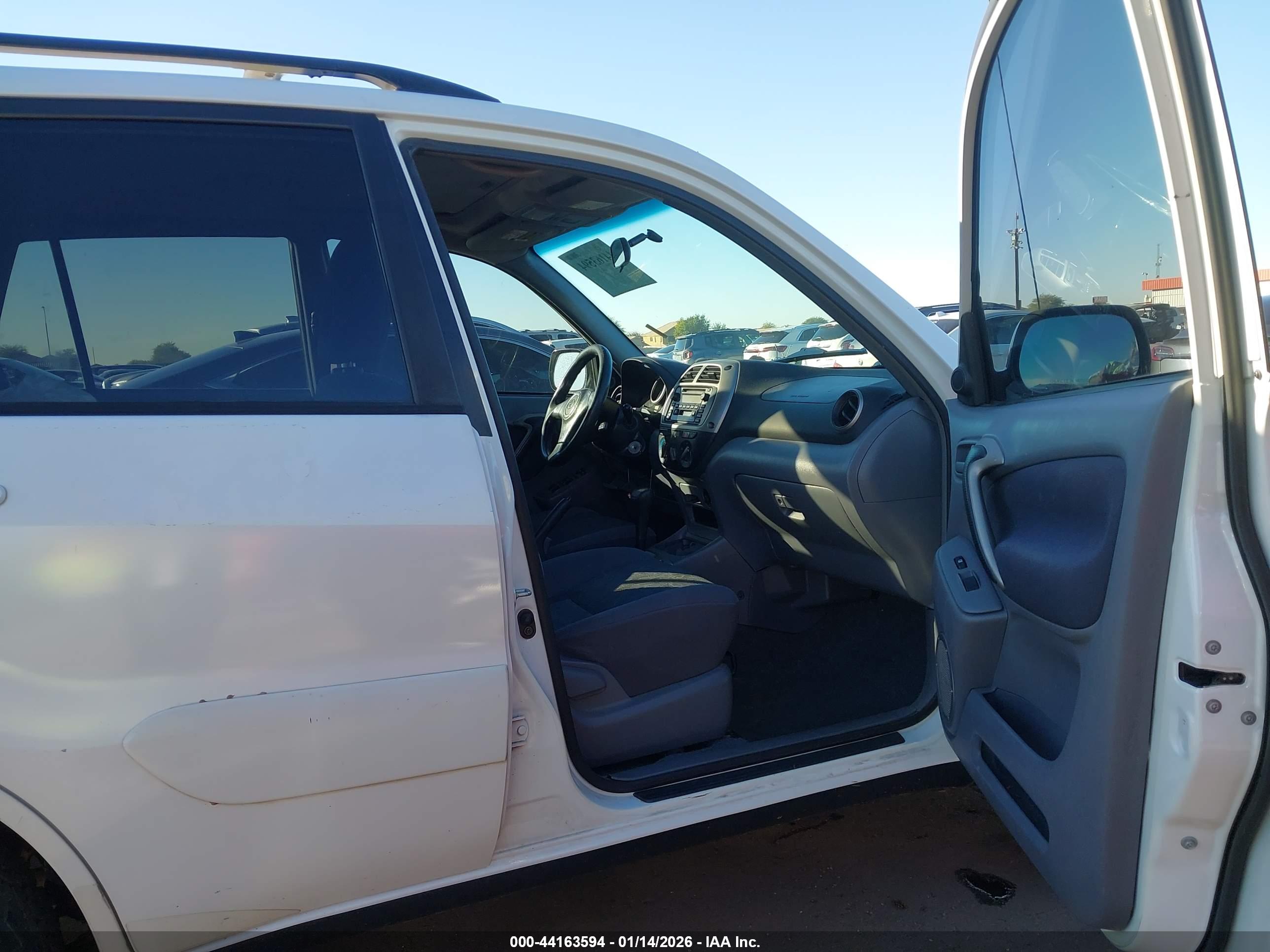 TOYOTA RAV4 image 5
