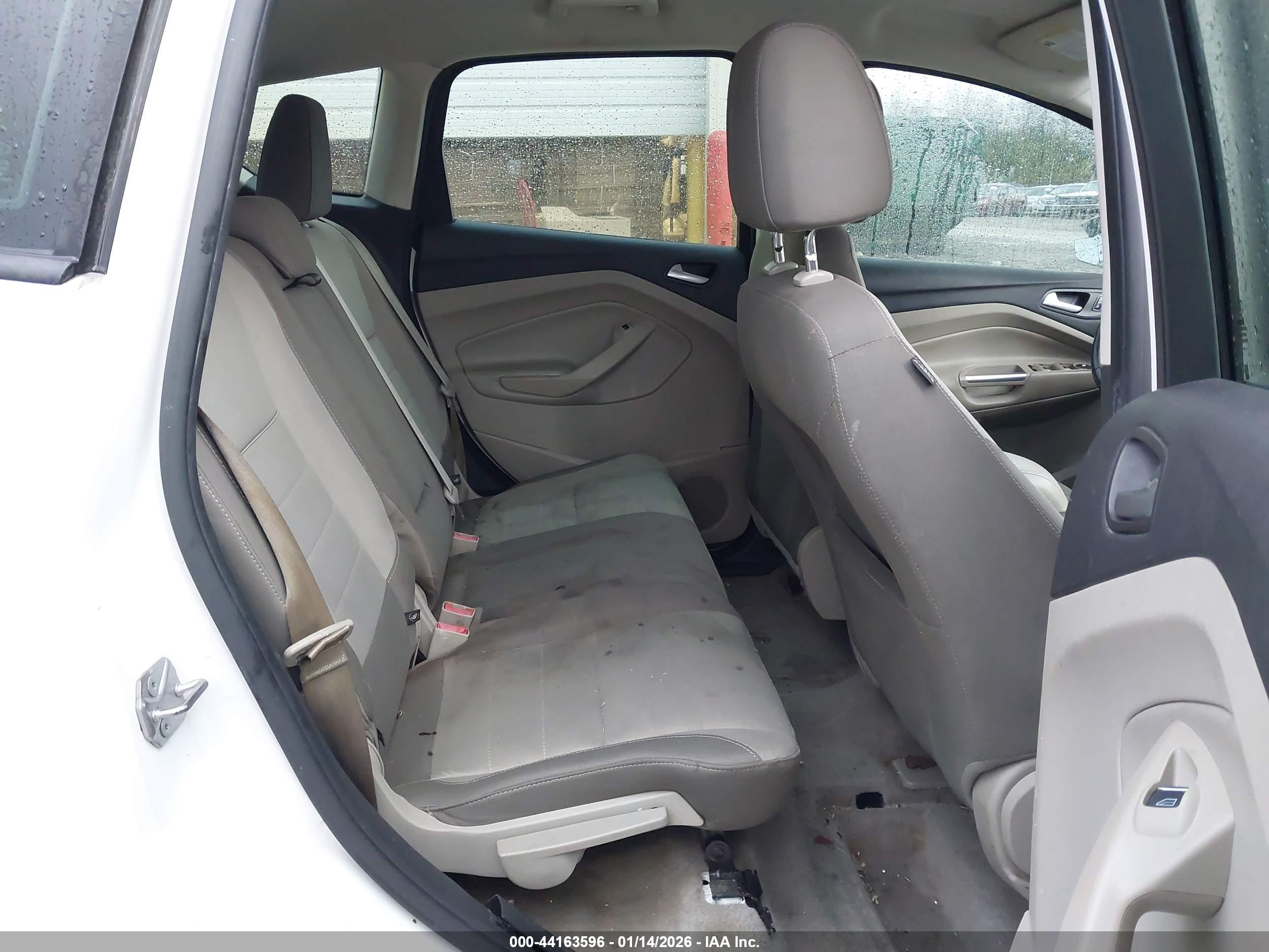 FORD C-MAX image 8