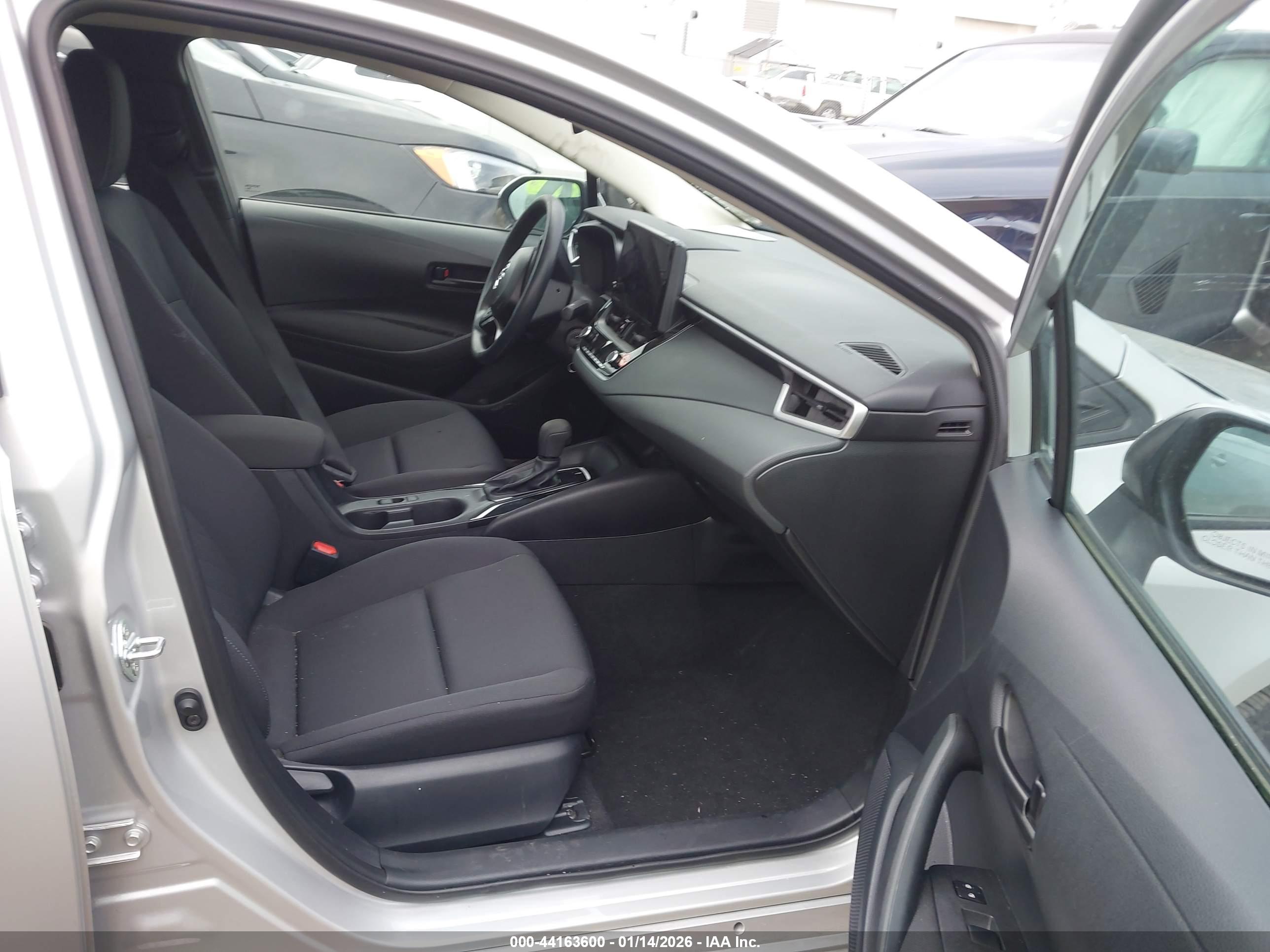 TOYOTA COROLLA image 5