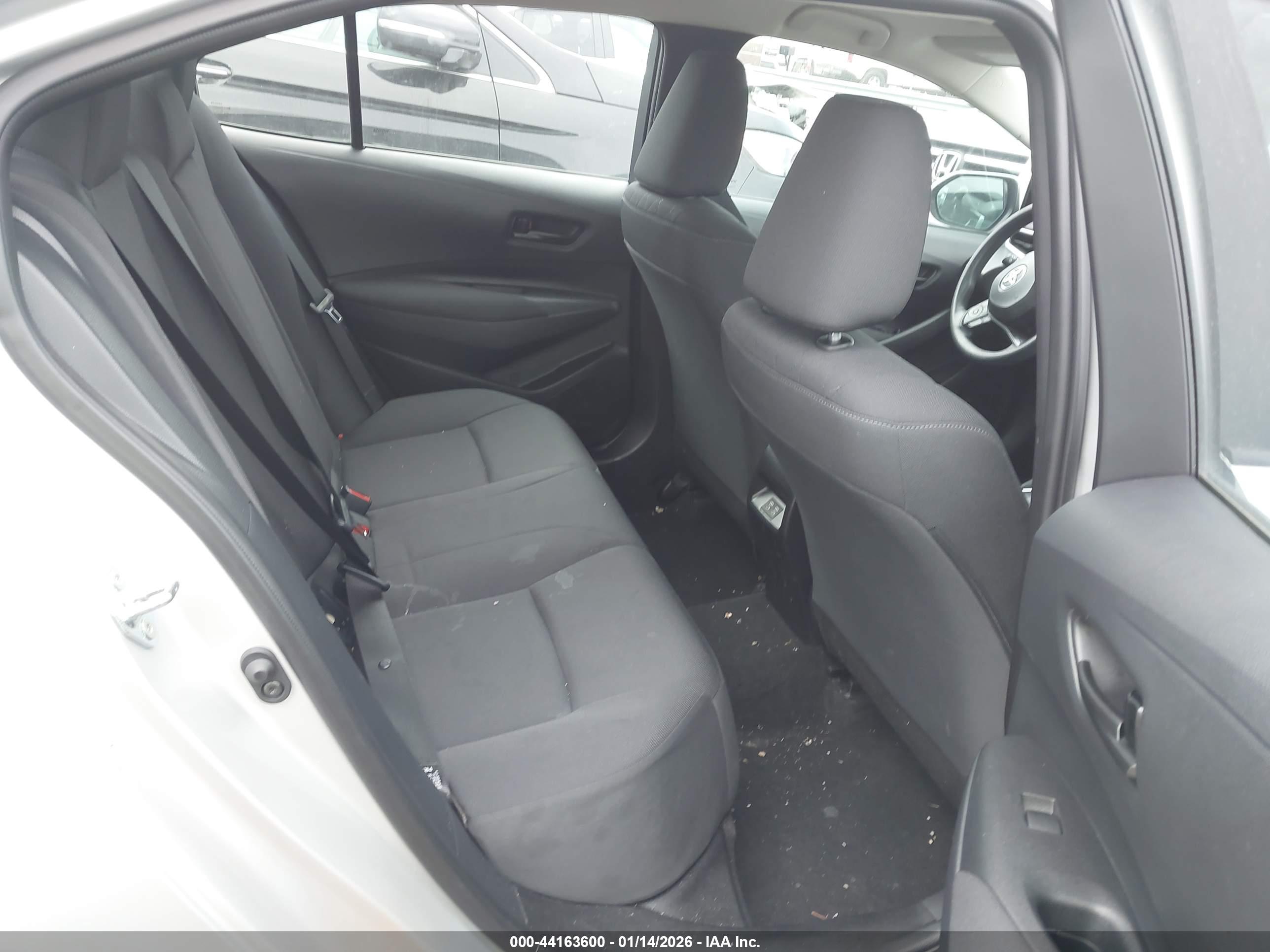 TOYOTA COROLLA image 8