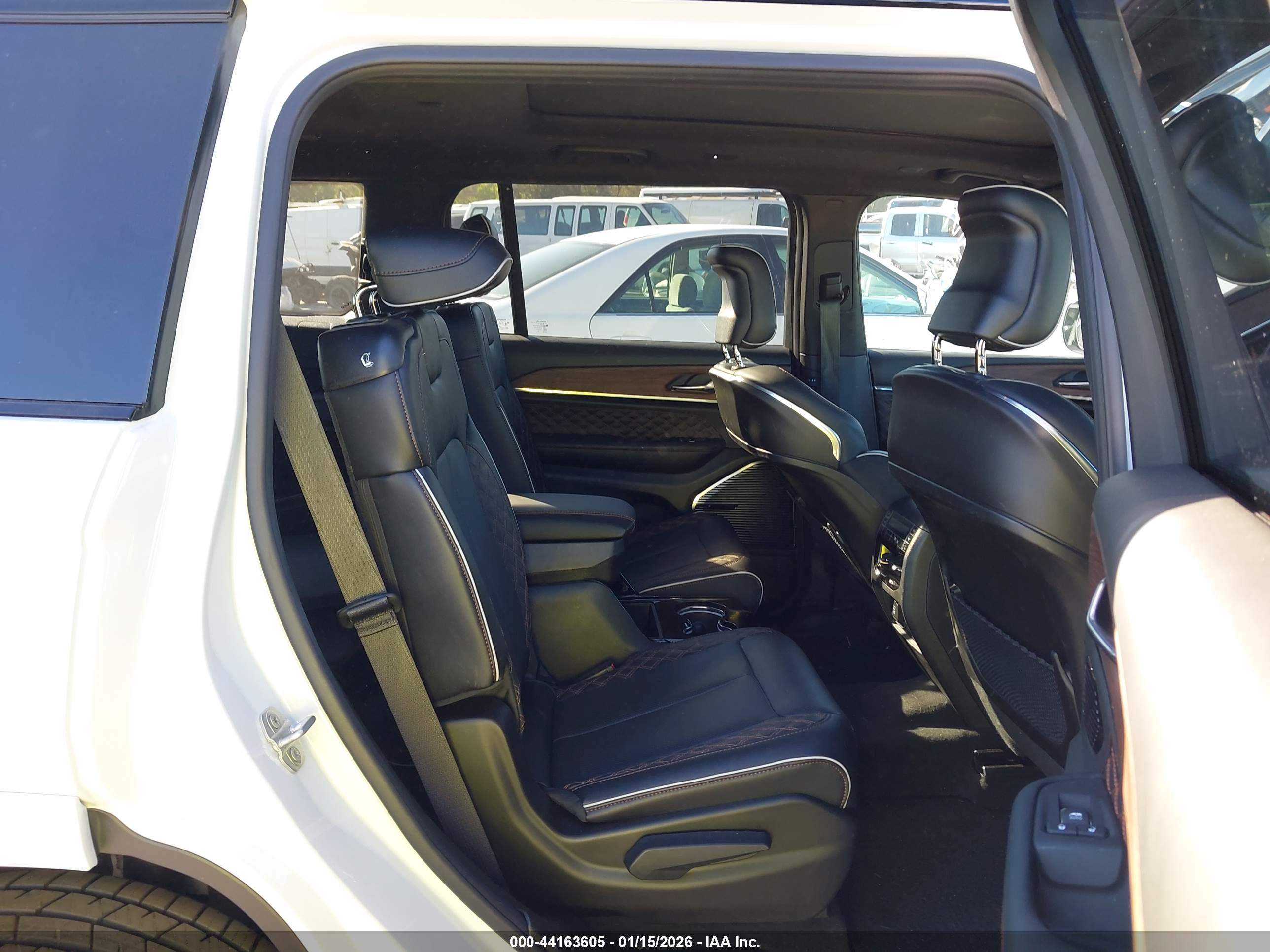 JEEP GRAND image 8