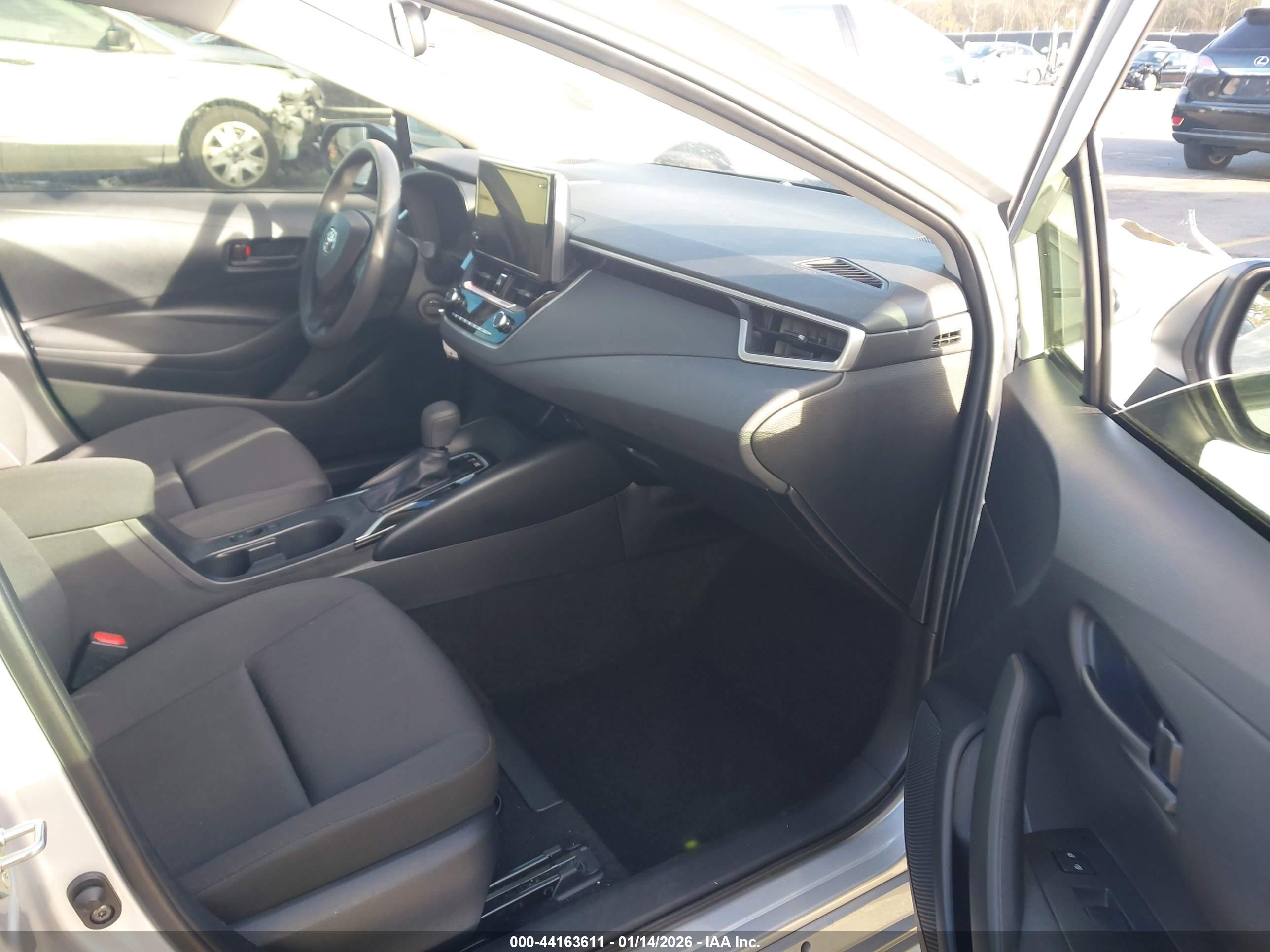 TOYOTA COROLLA image 5