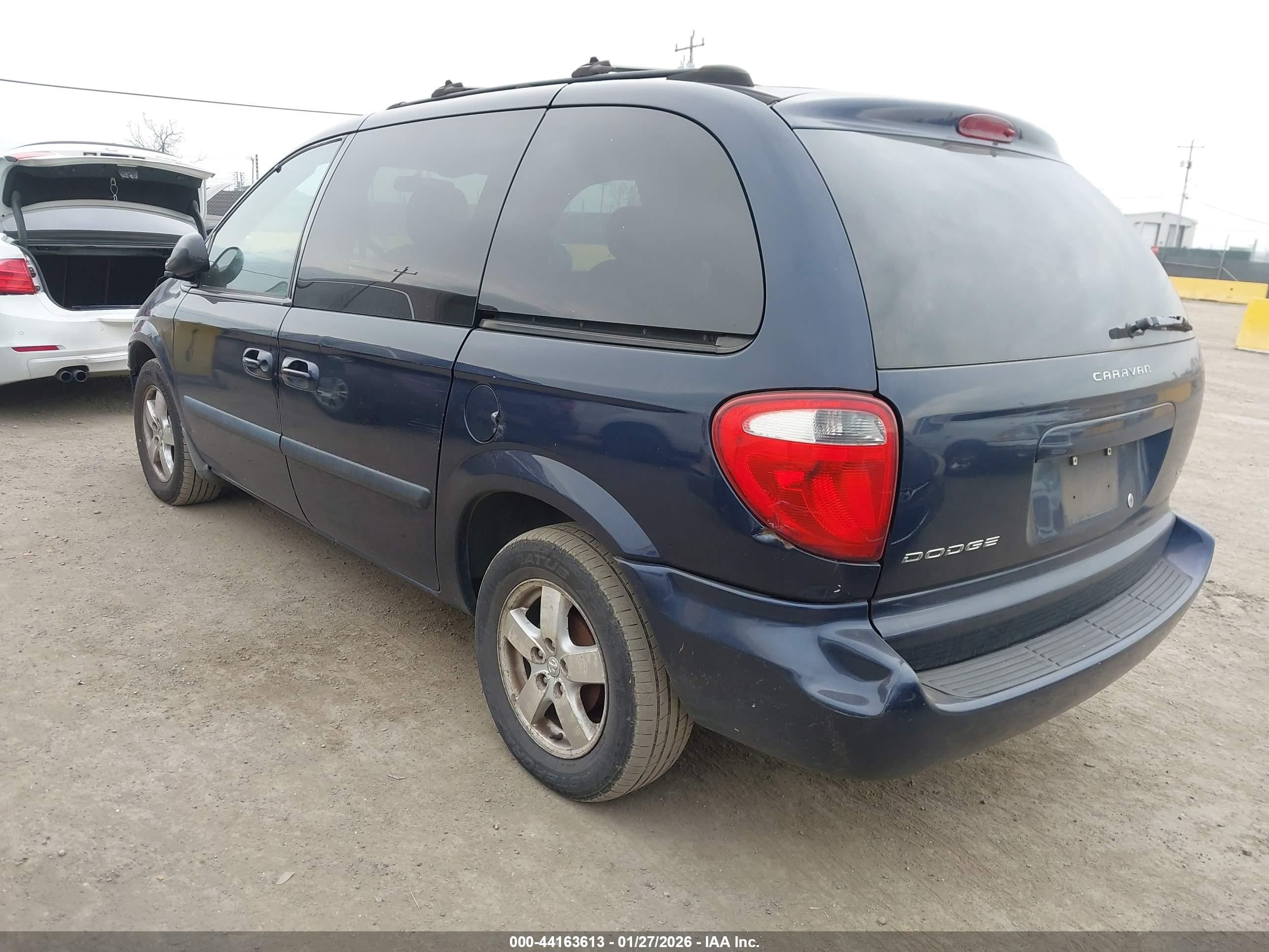 DODGE CARAVAN image 3