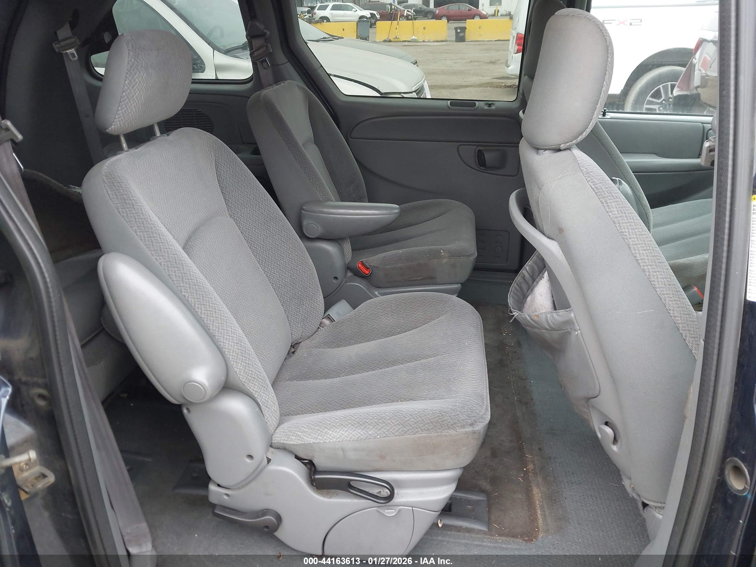 DODGE CARAVAN image 8