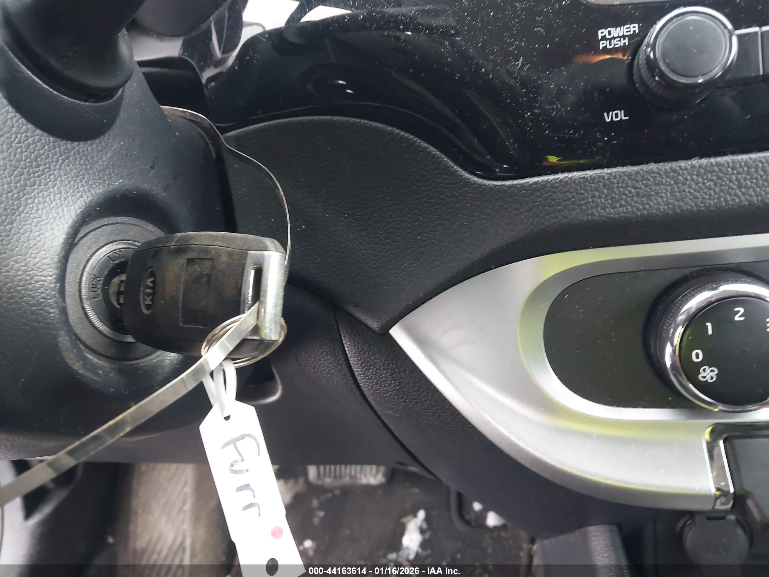 KIA RIO image 11