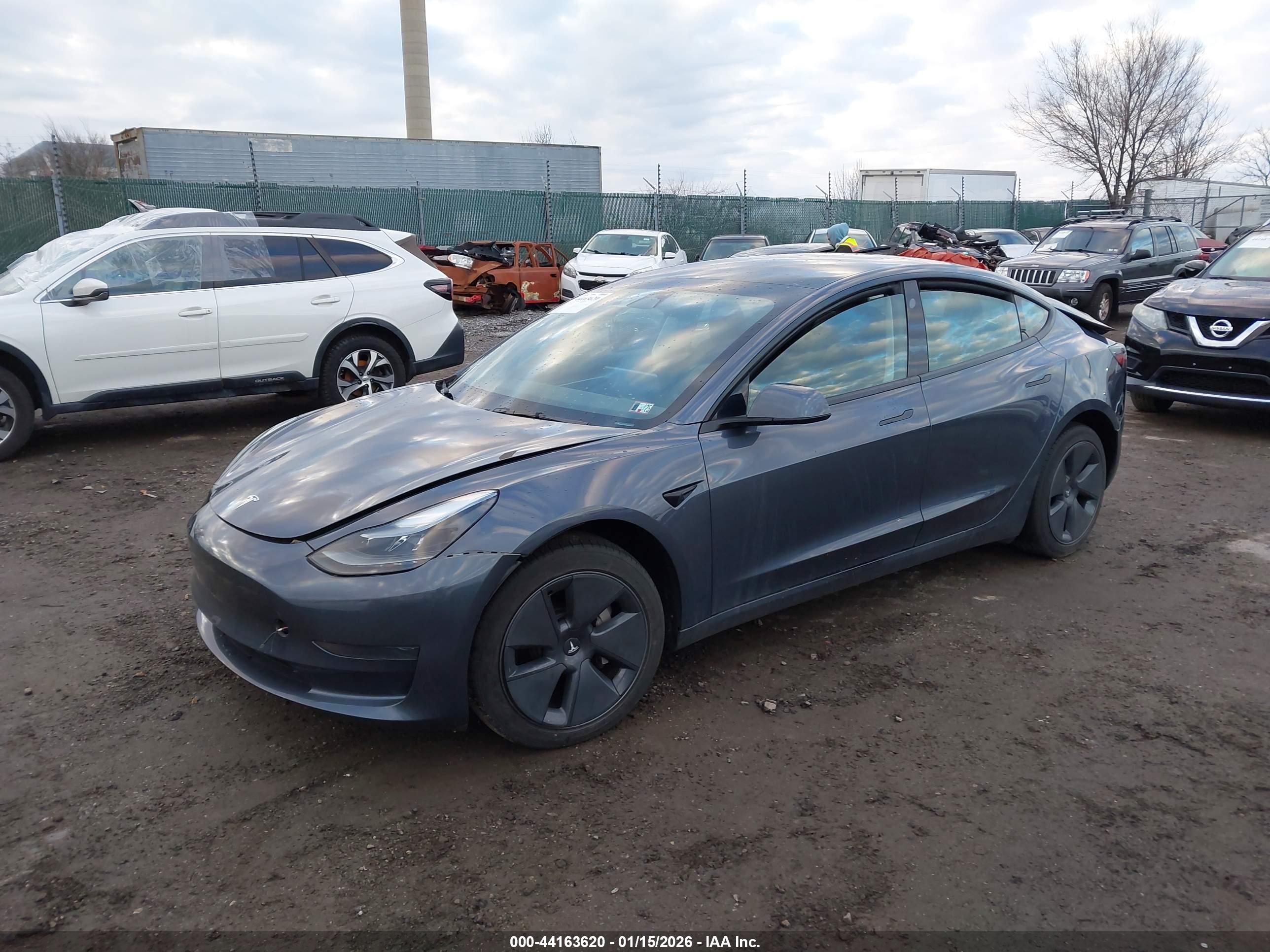 TESLA MODEL image 2
