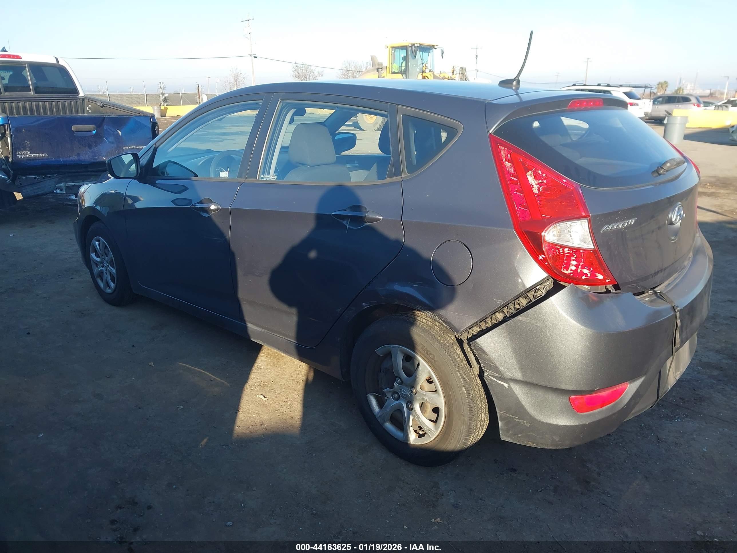 HYUNDAI ACCENT image 3