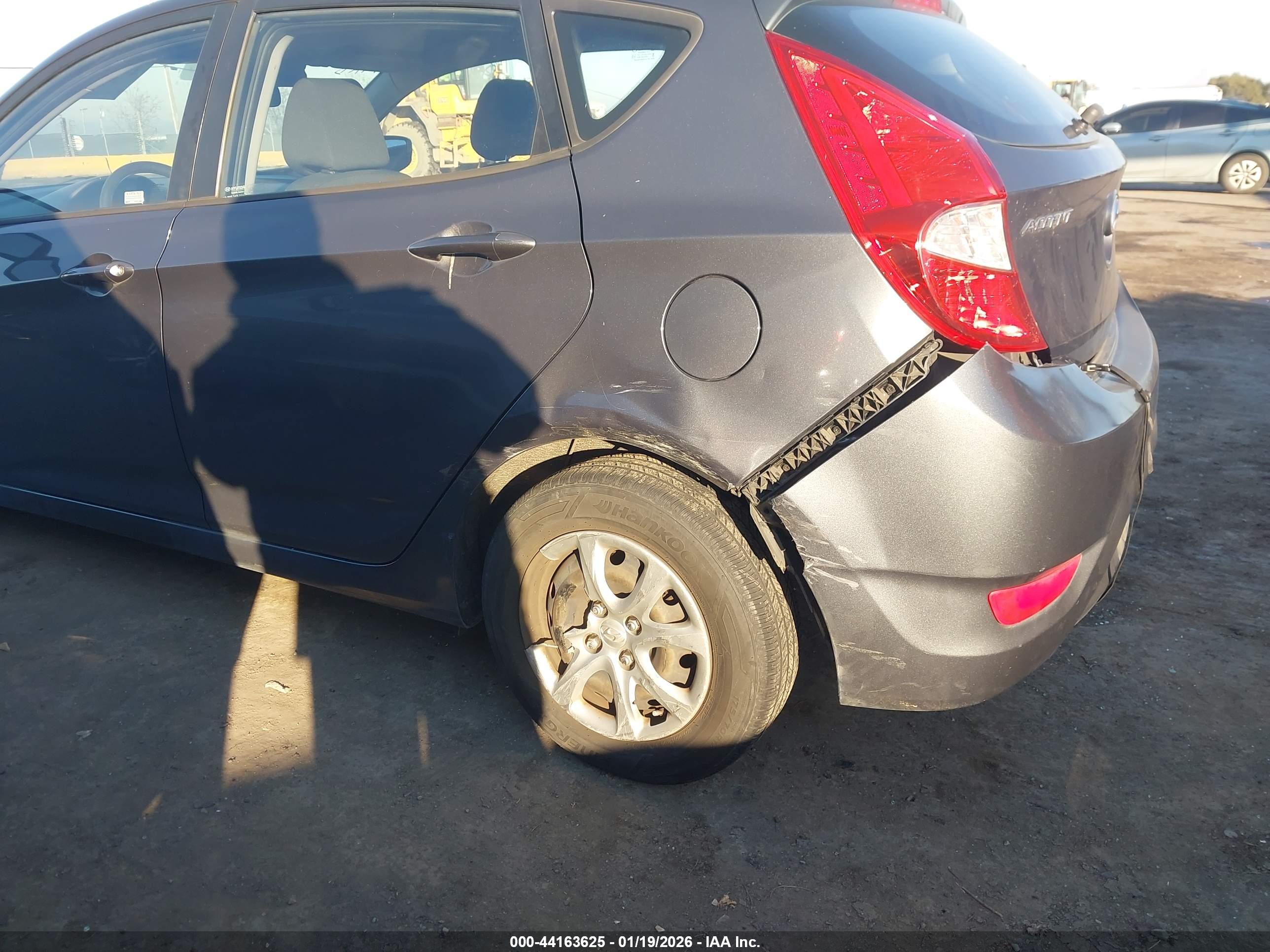 HYUNDAI ACCENT image 6