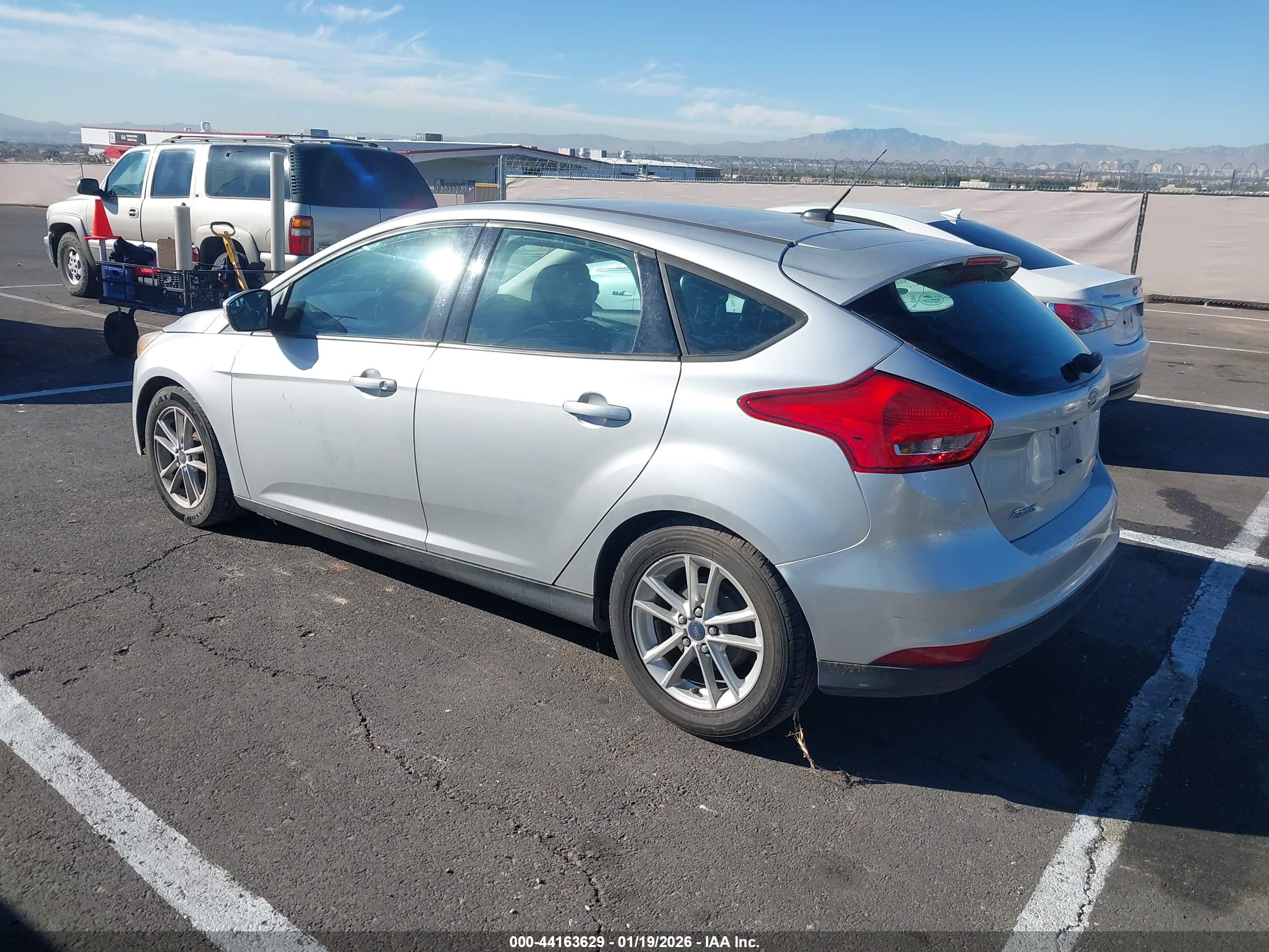 FORD FOCUS image 3