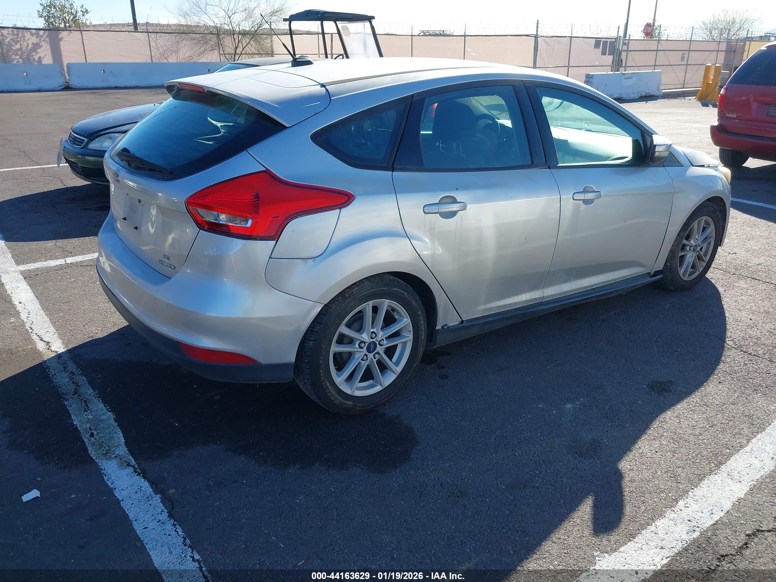 FORD FOCUS image 4
