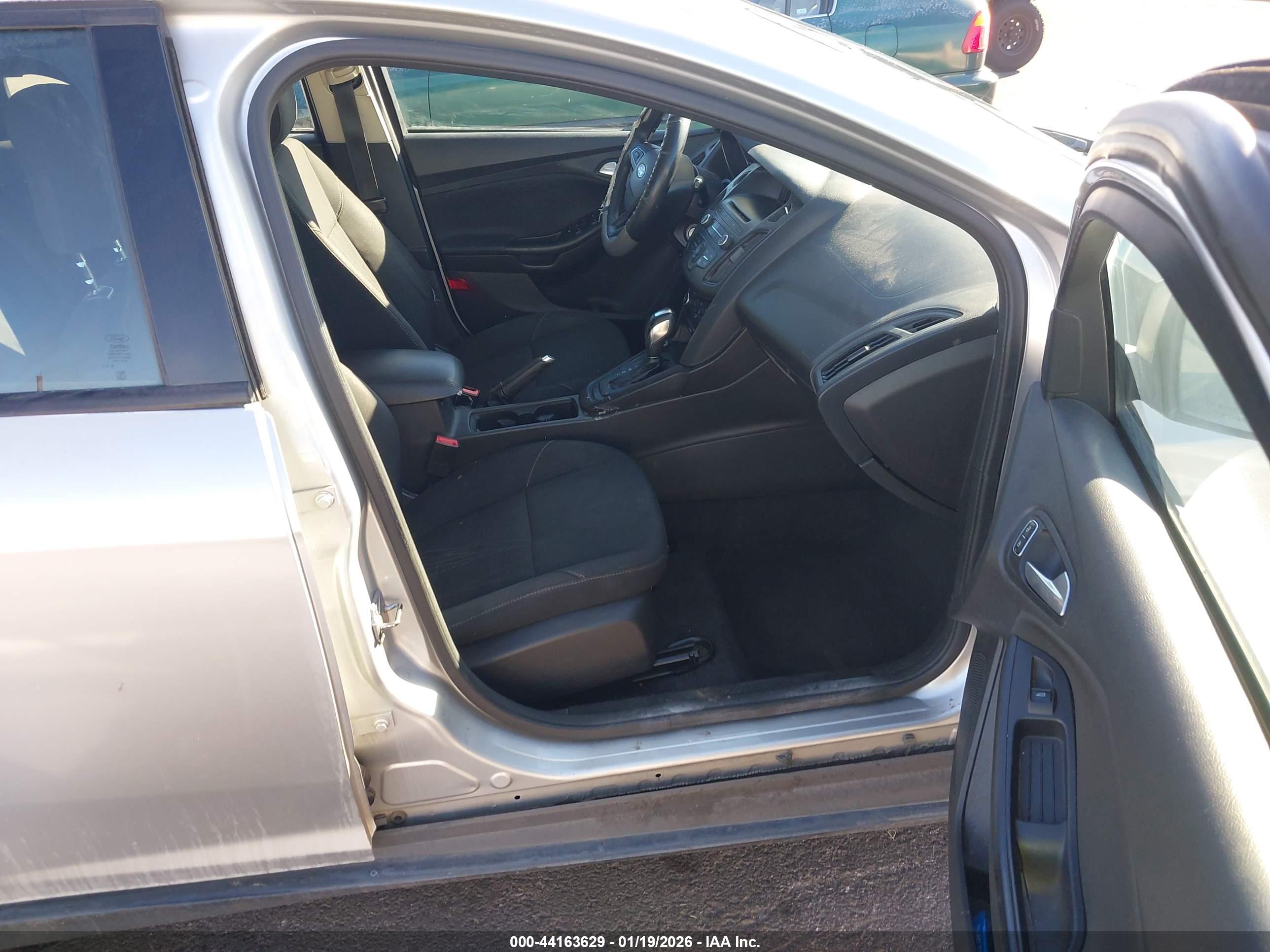 FORD FOCUS image 5