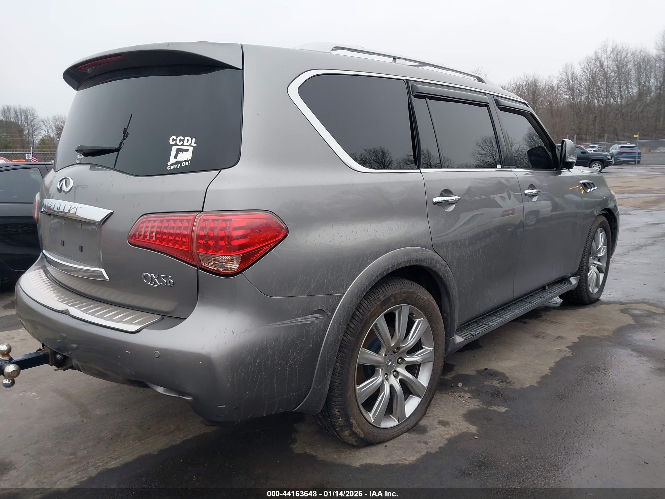 INFINITI QX56 image 4