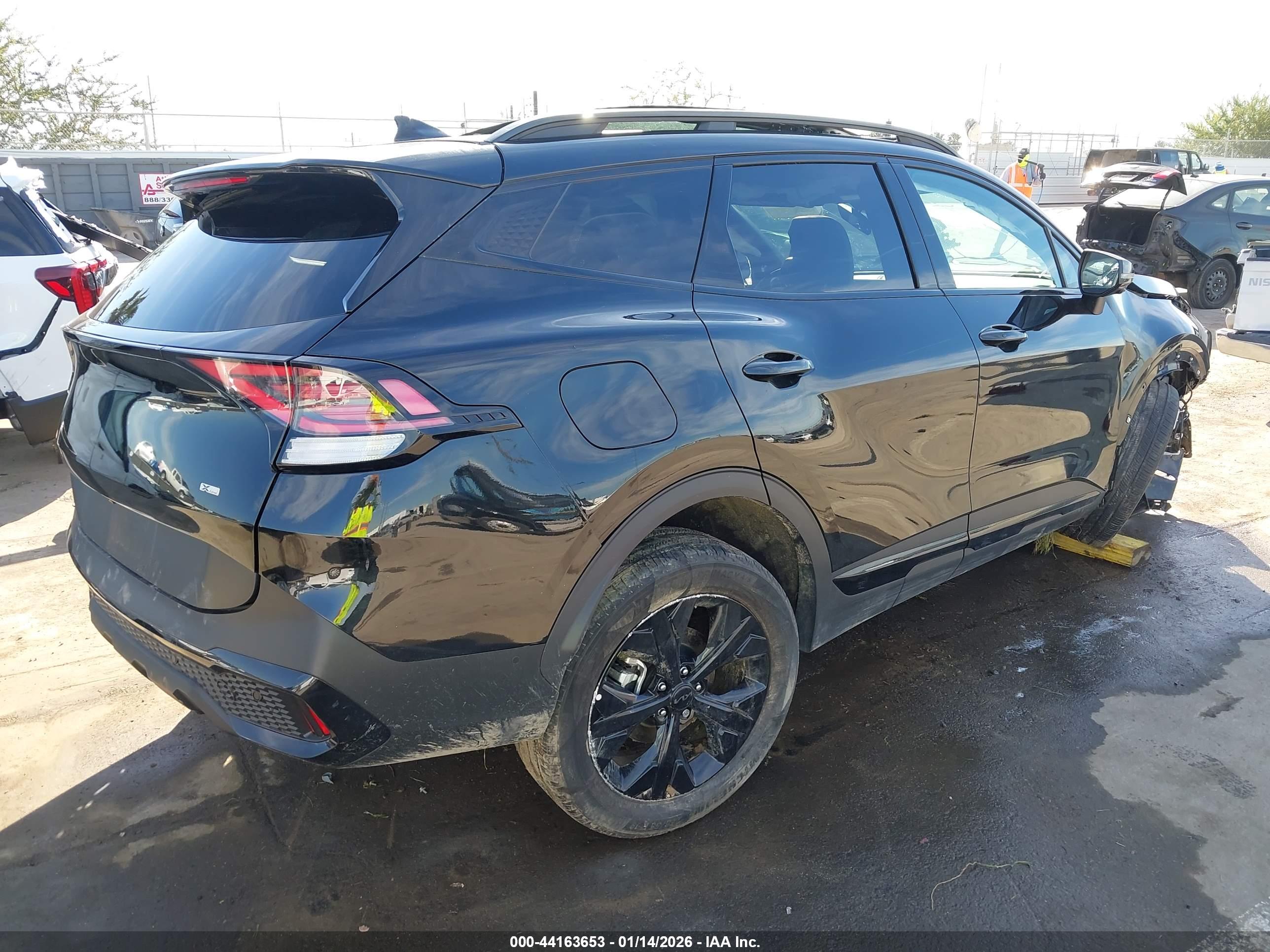 KIA SPORTAGE image 4