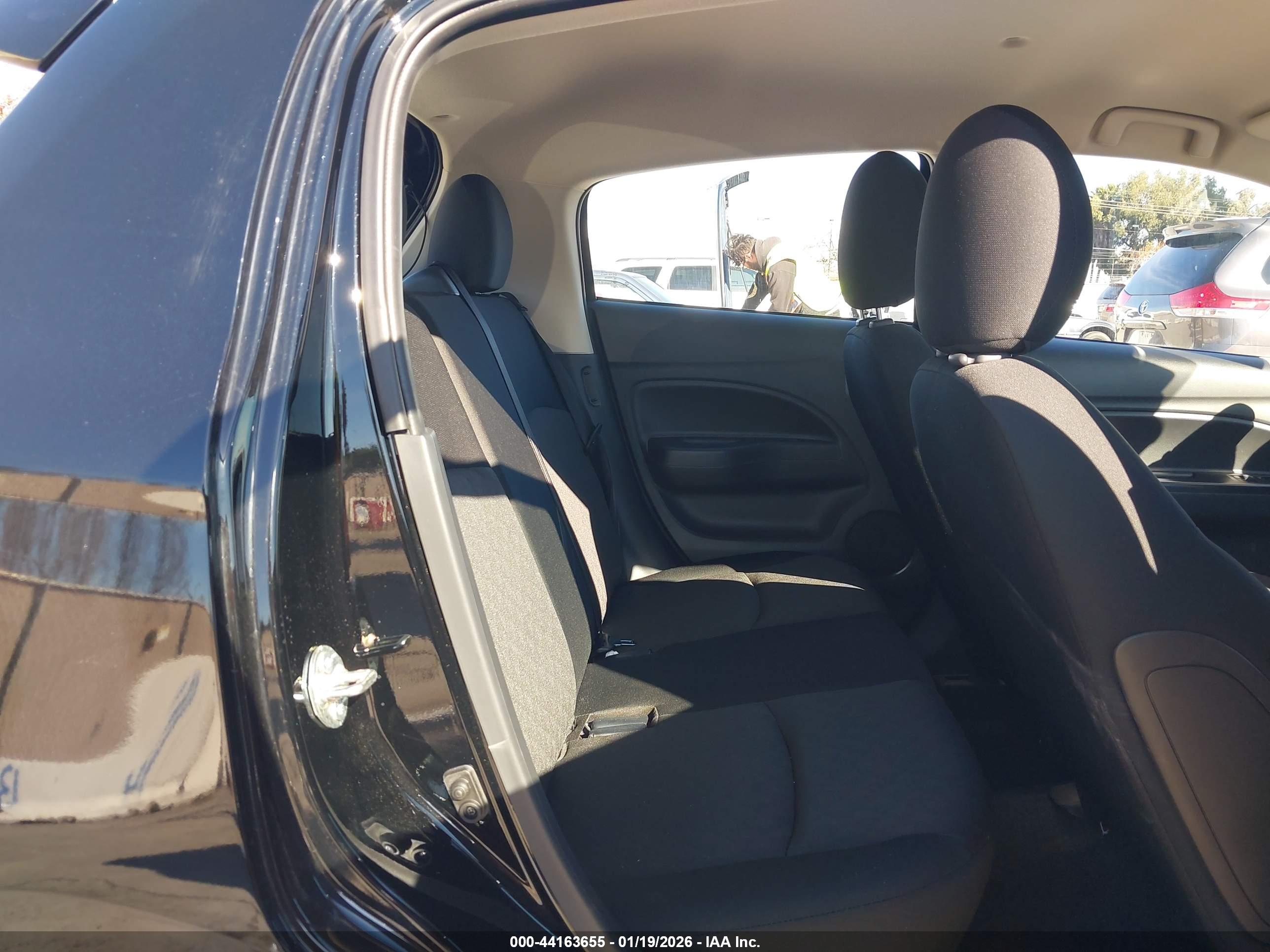 MITSUBISHI MIRAGE image 8