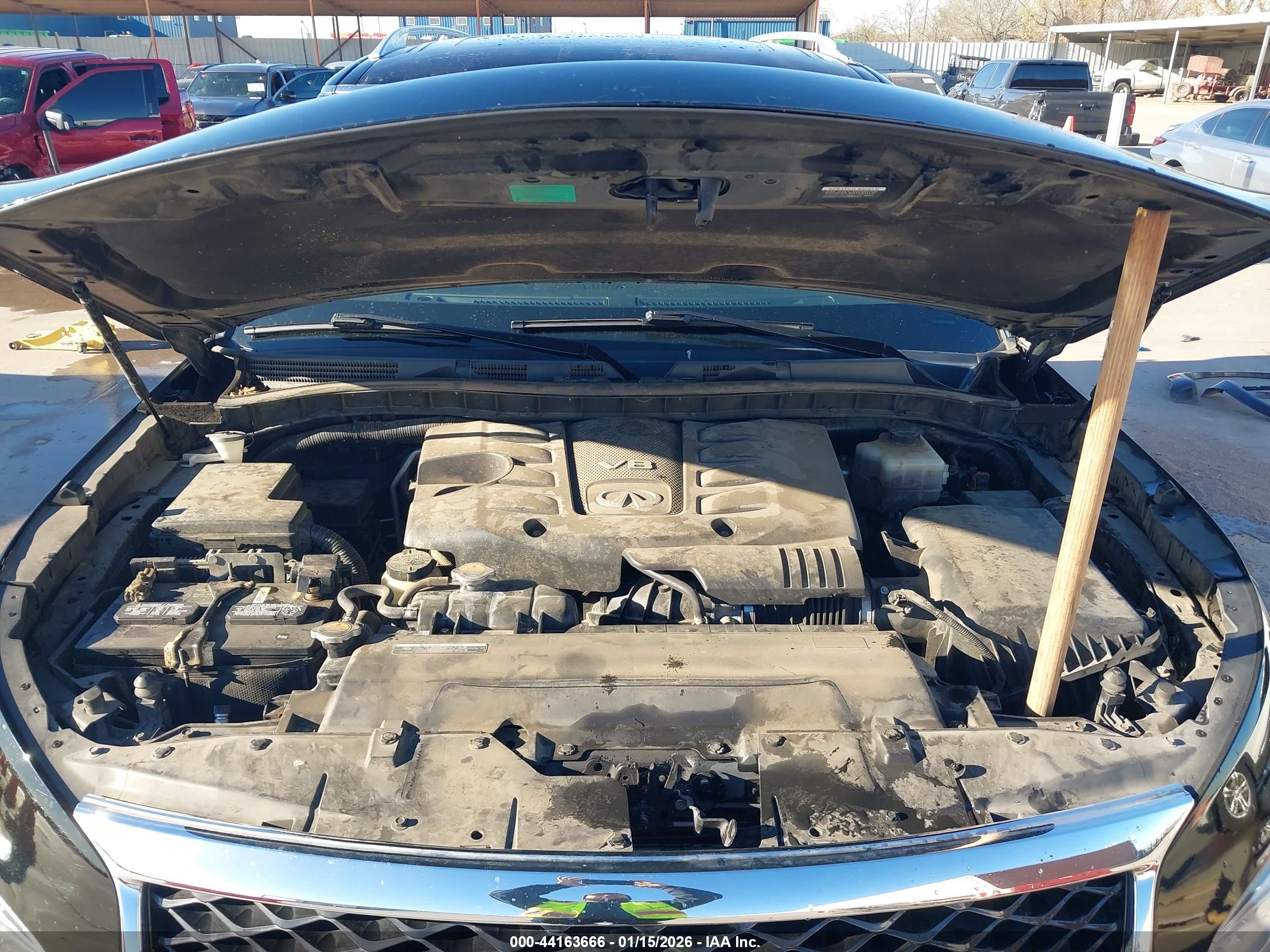 INFINITI QX80 image 10