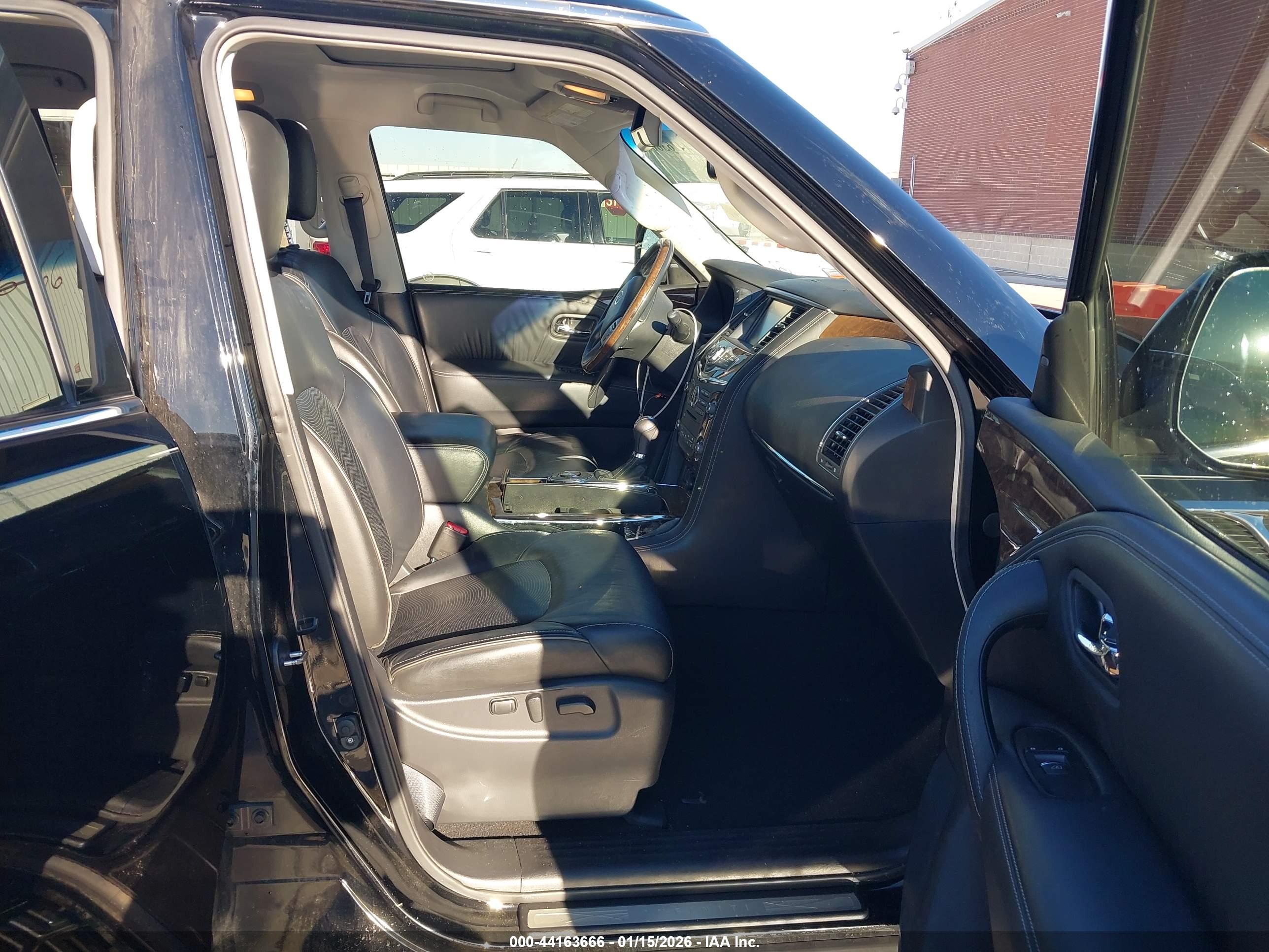 INFINITI QX80 image 5