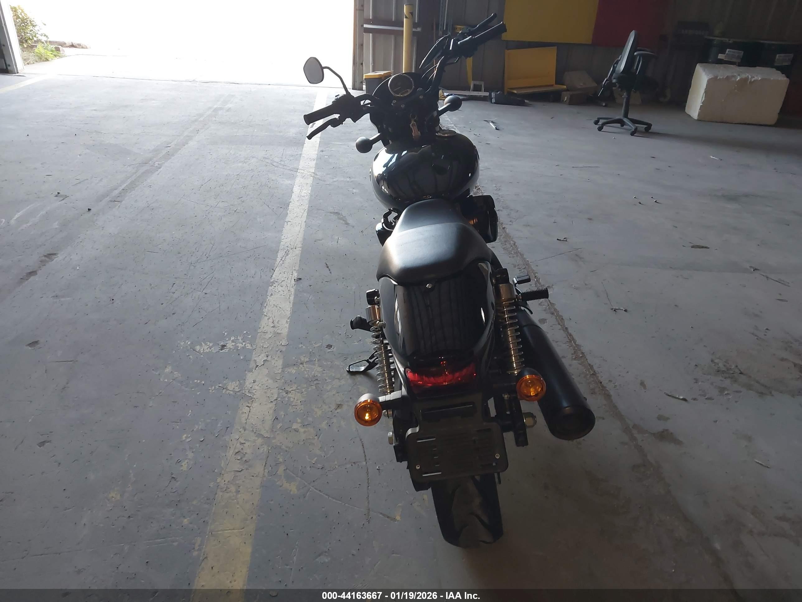 HARLEY-DAVIDSON XG750 image 6