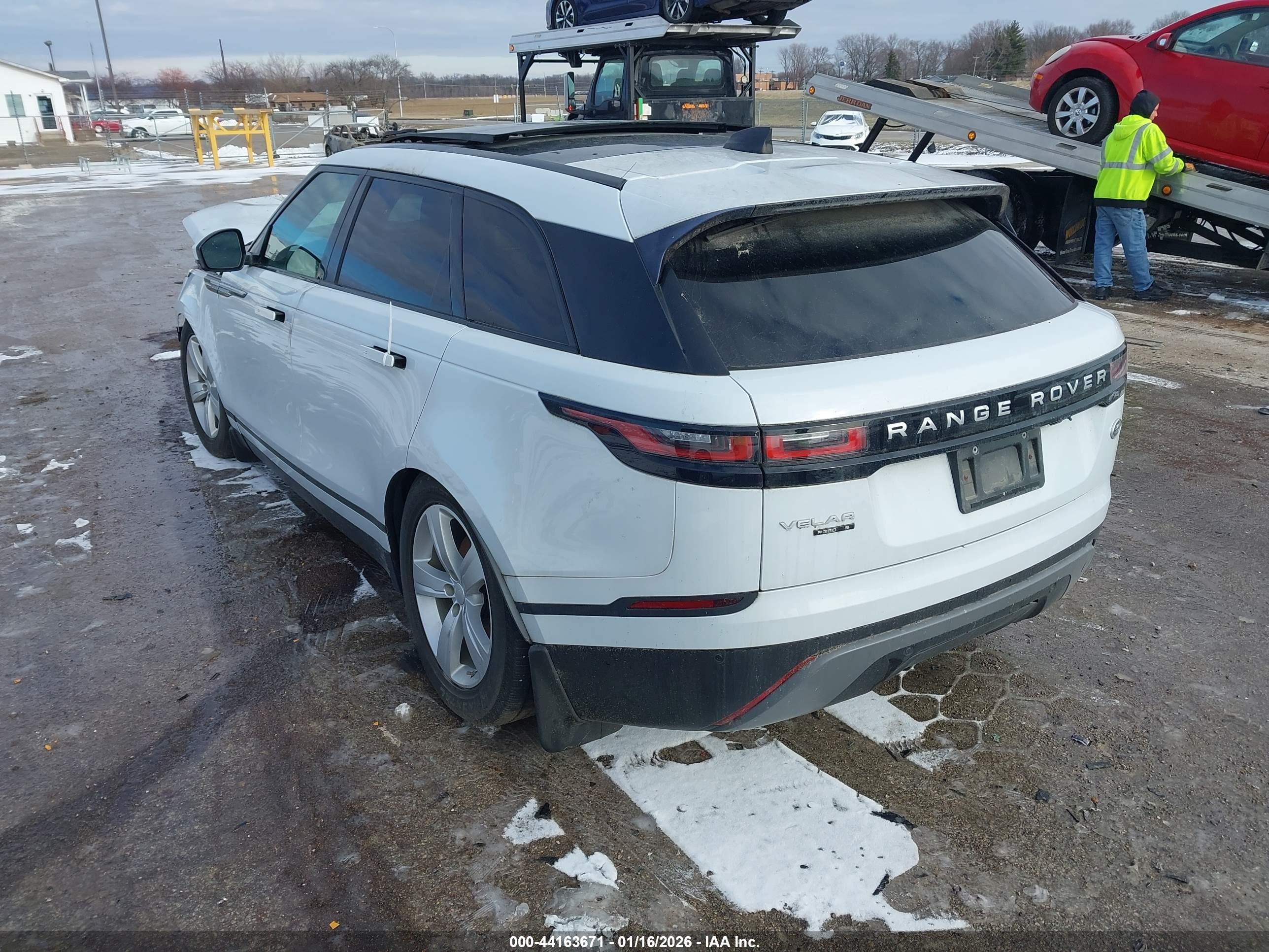 LAND ROVER image 3