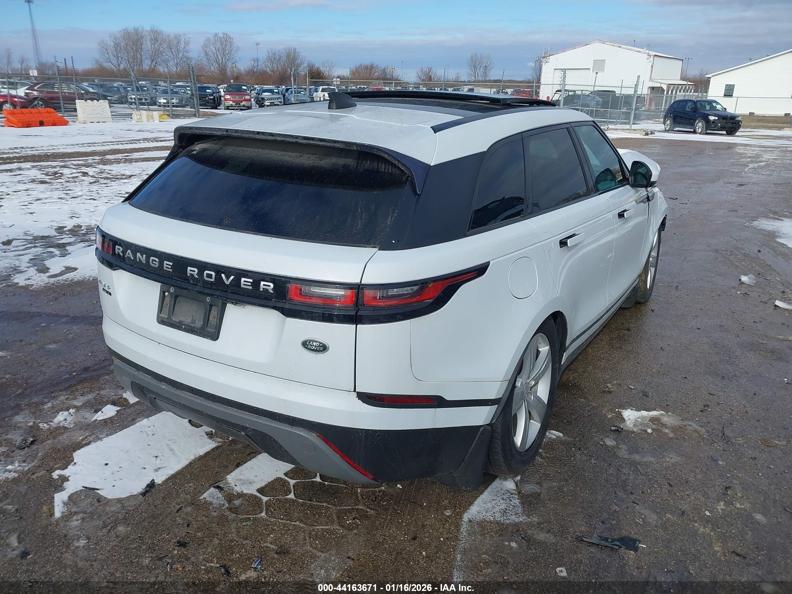LAND ROVER image 4