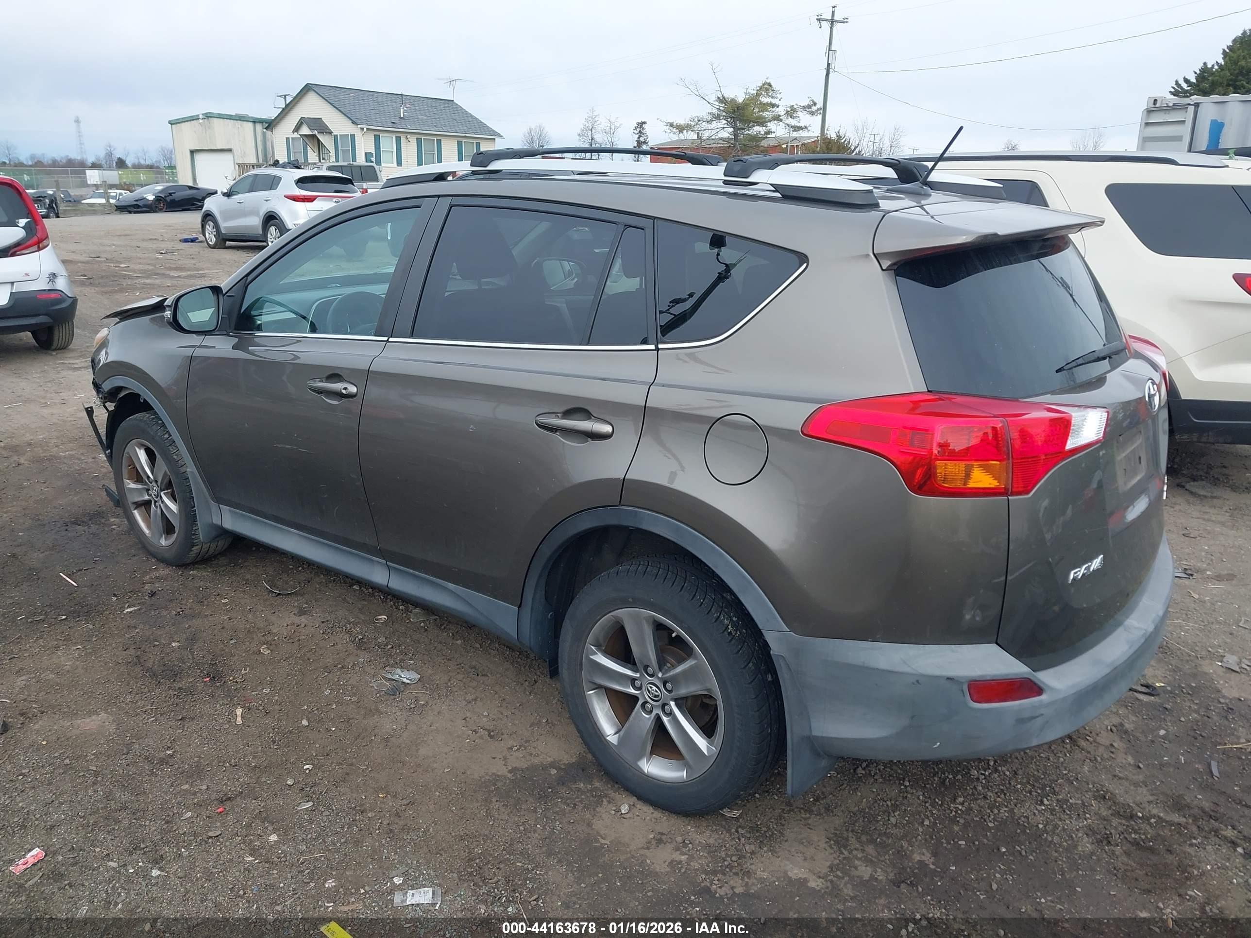 TOYOTA RAV4 image 3