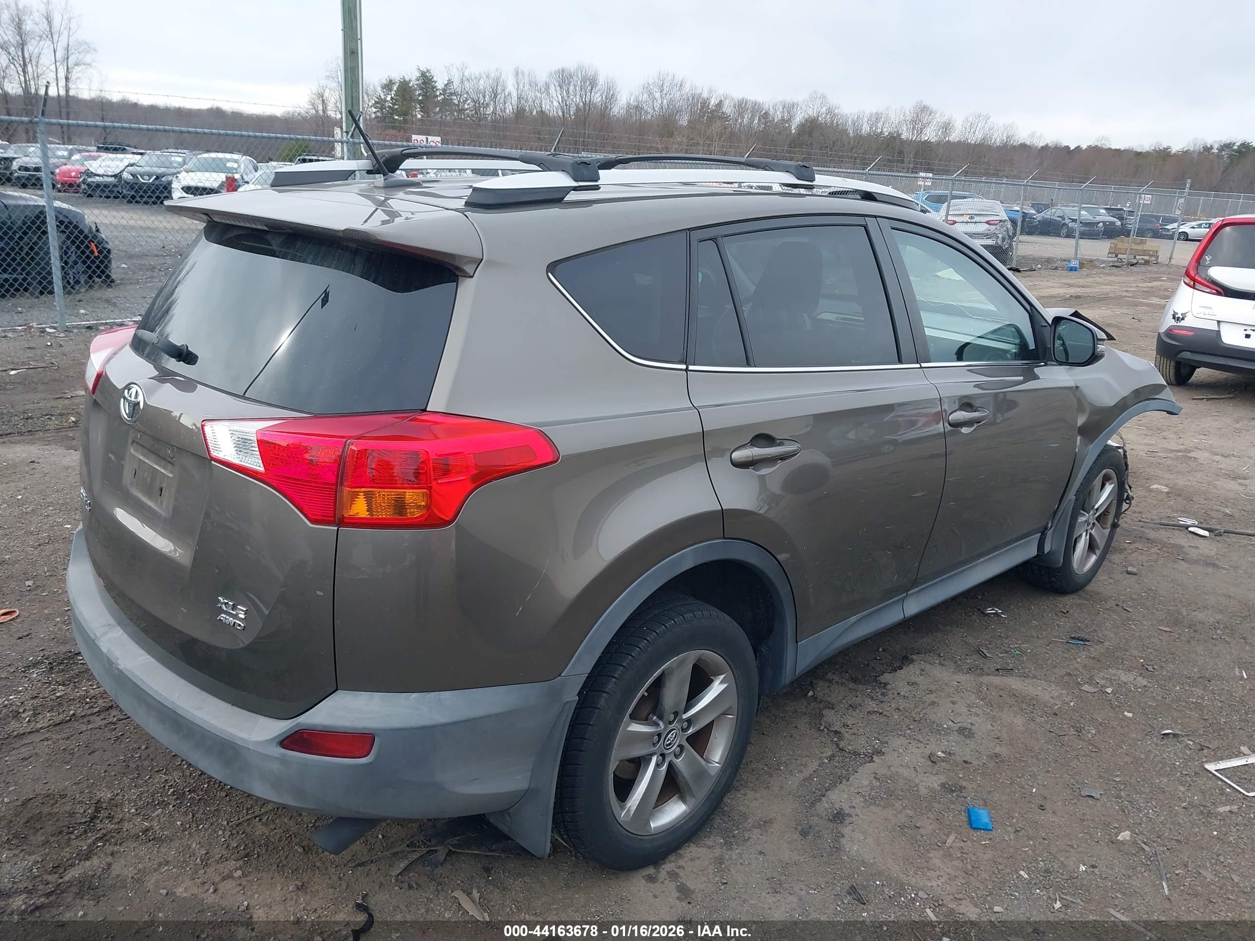 TOYOTA RAV4 image 4