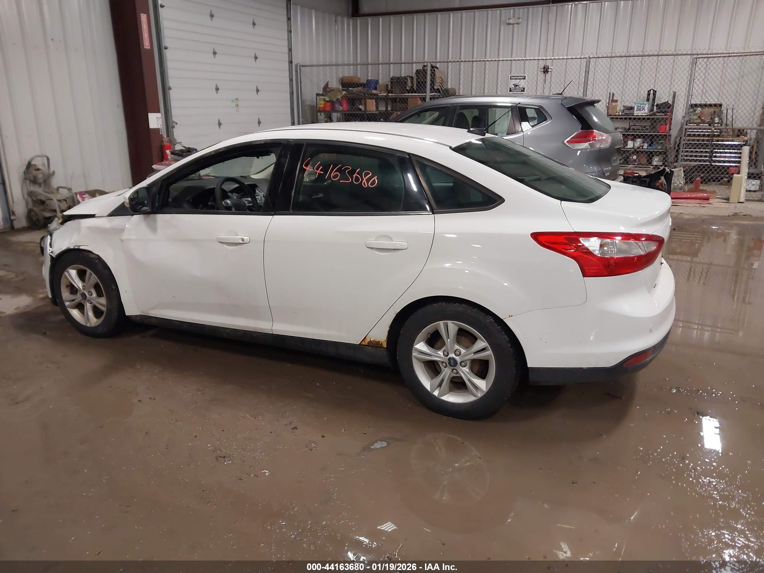 FORD FOCUS image 3