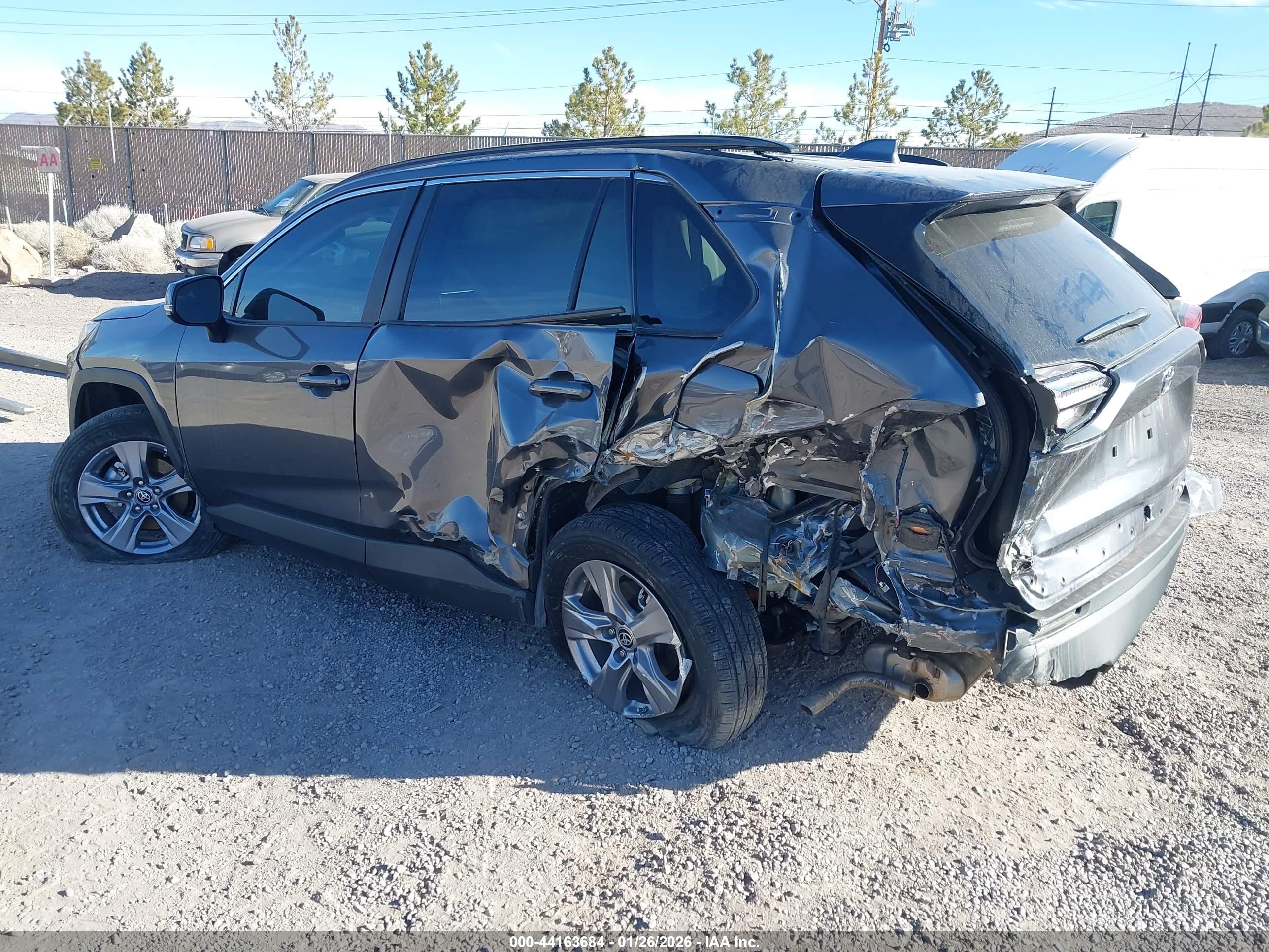 TOYOTA RAV4 image 3