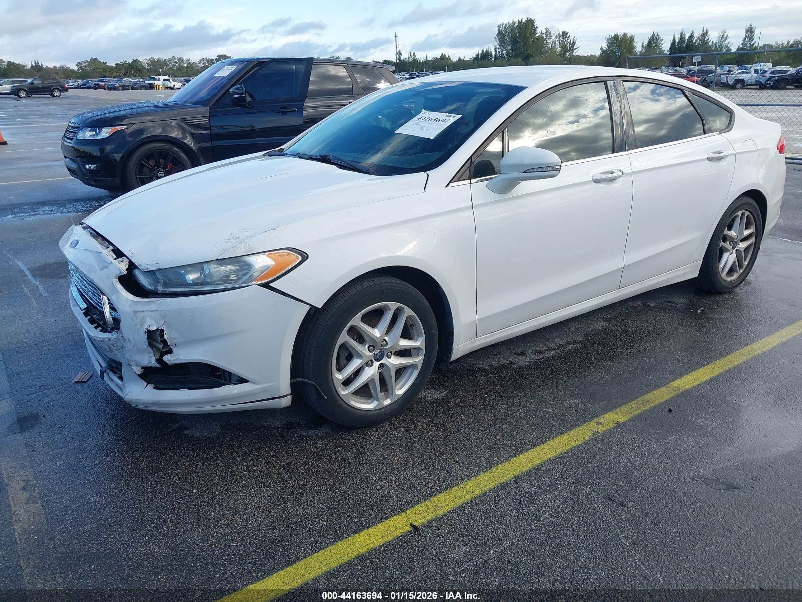 FORD FUSION image 2