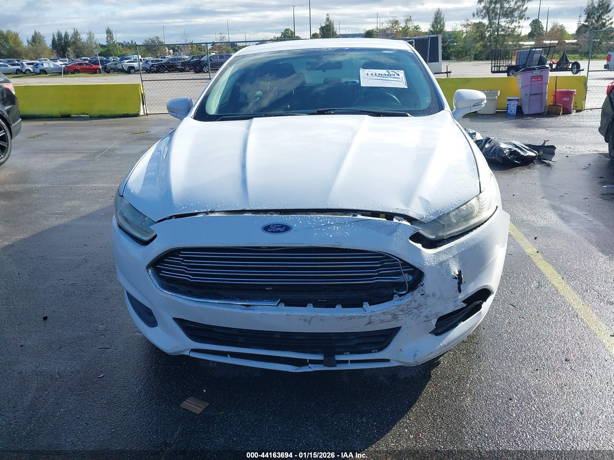 FORD FUSION image 6