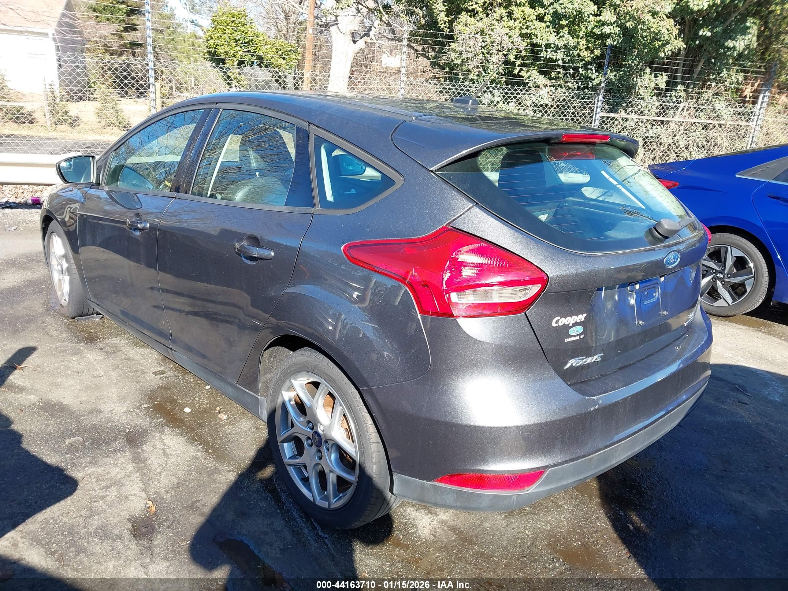 FORD FOCUS image 3