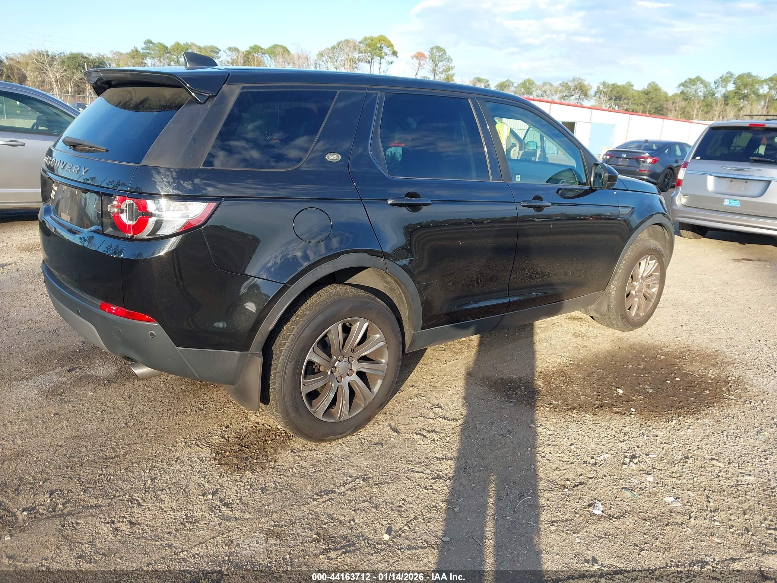 LAND ROVER image 4