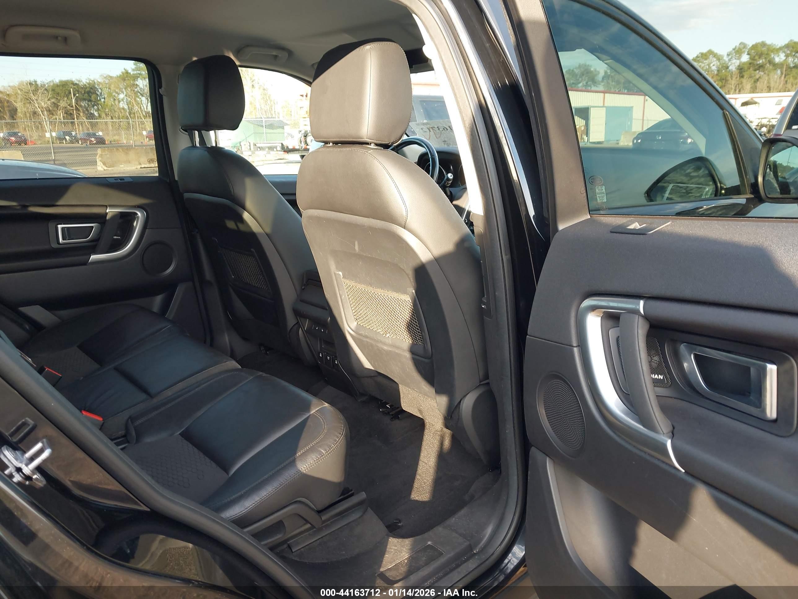 LAND ROVER image 8