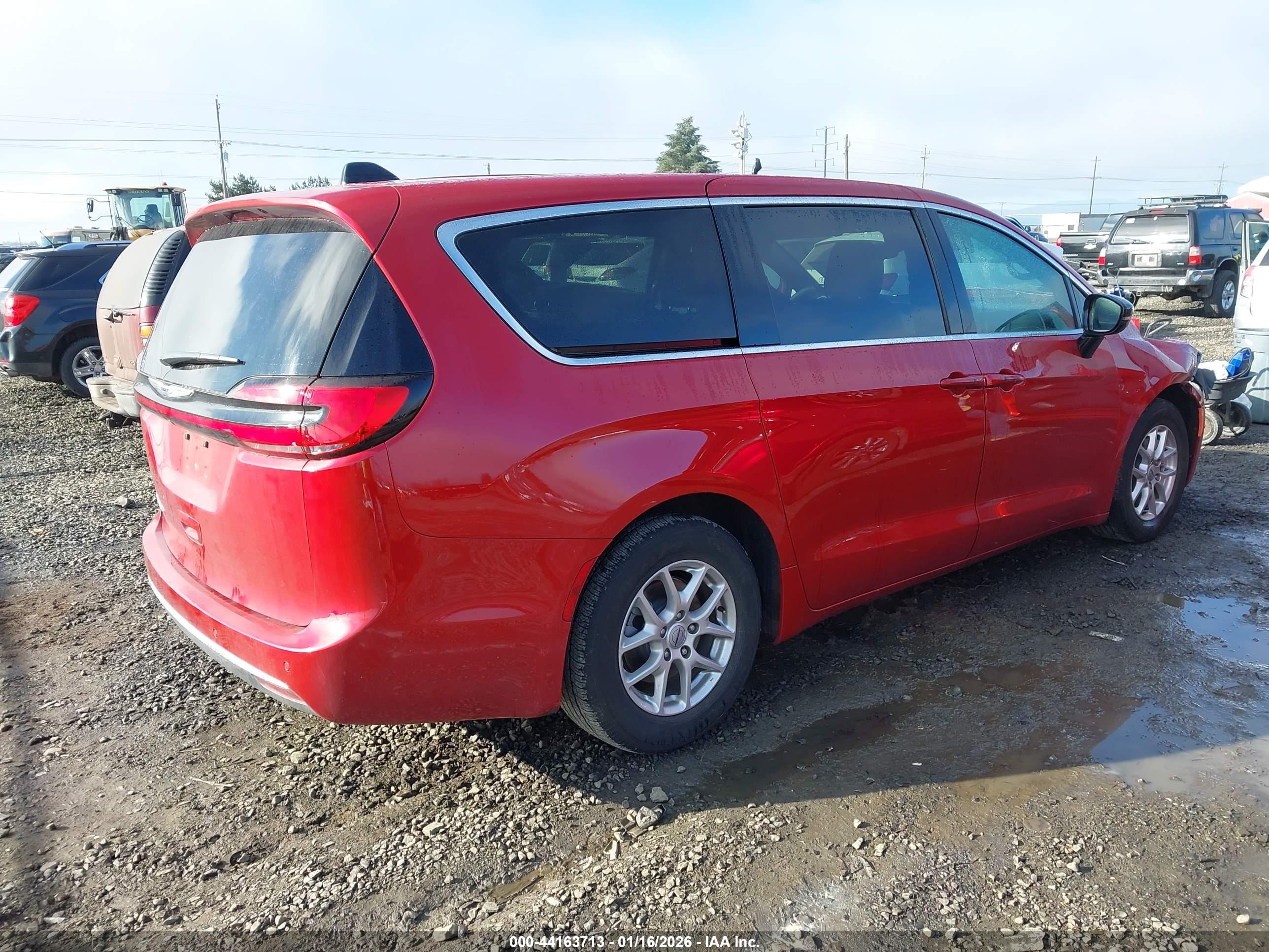 CHRYSLER PACIFICA image 4