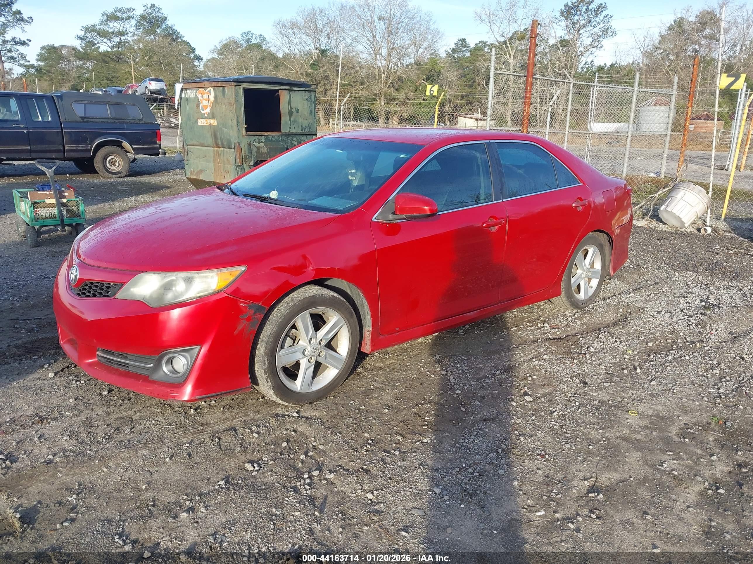 TOYOTA CAMRY image 2