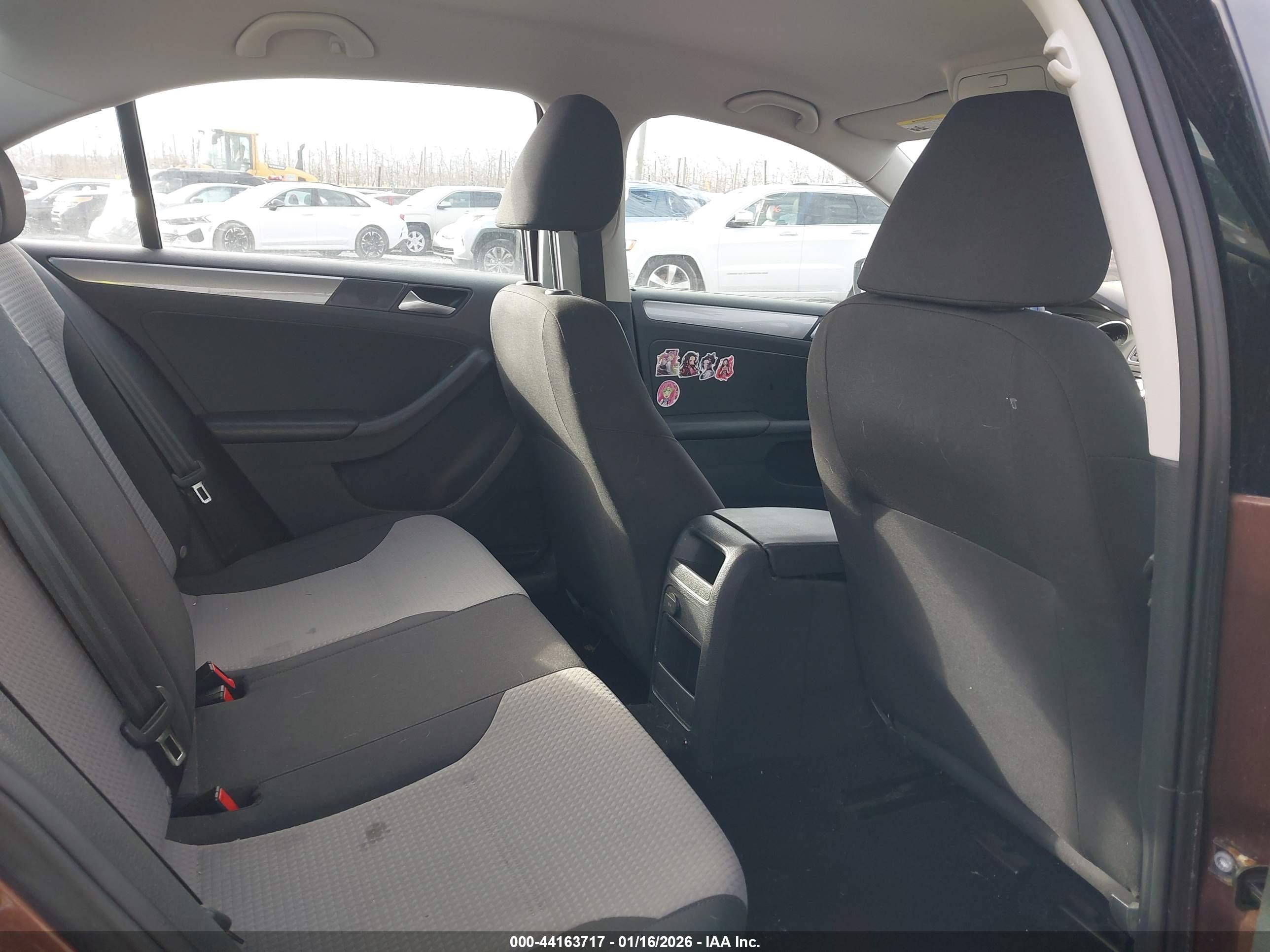 VOLKSWAGEN JETTA image 8