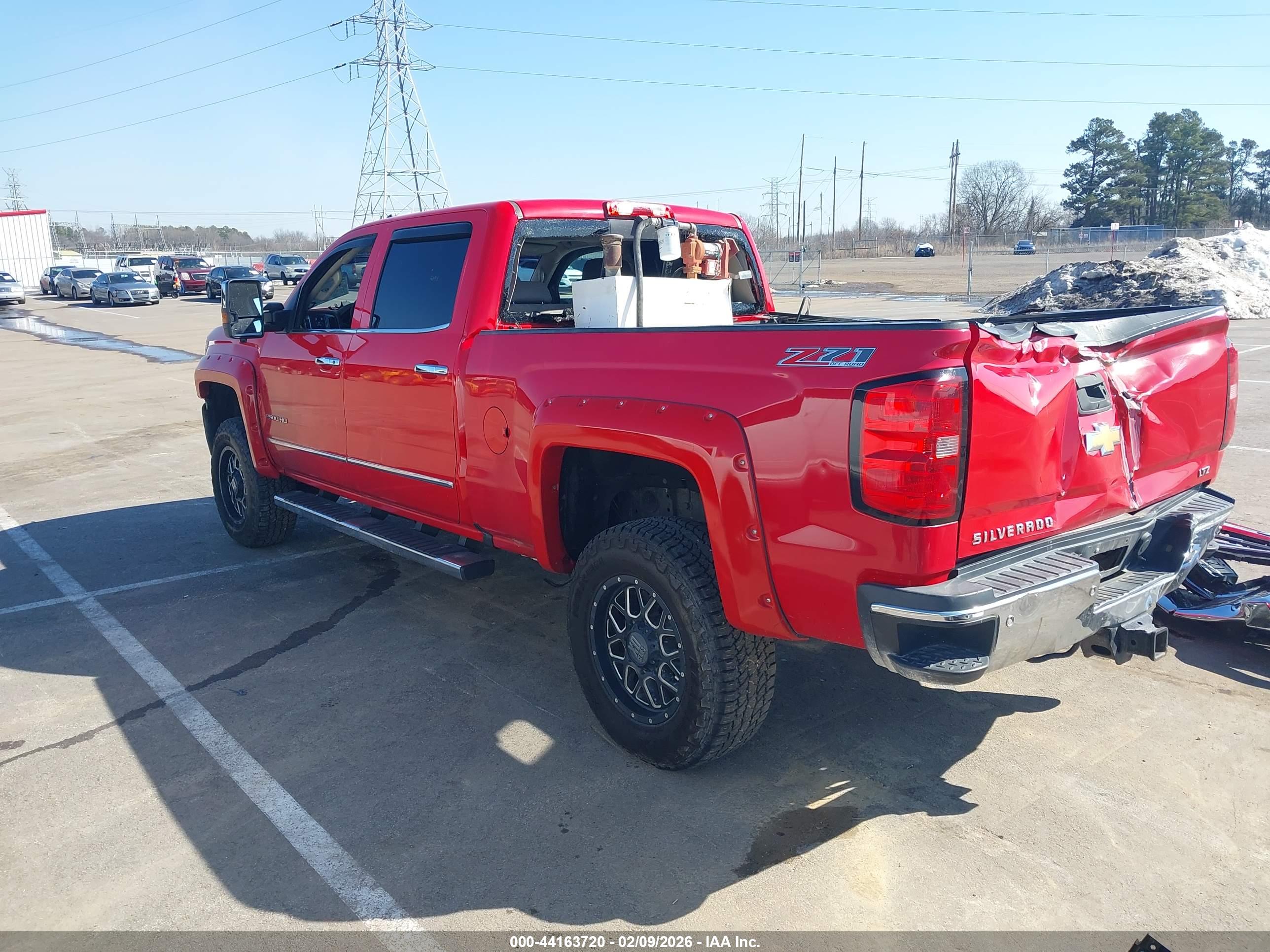 CHEVROLET SILVERADO image 3