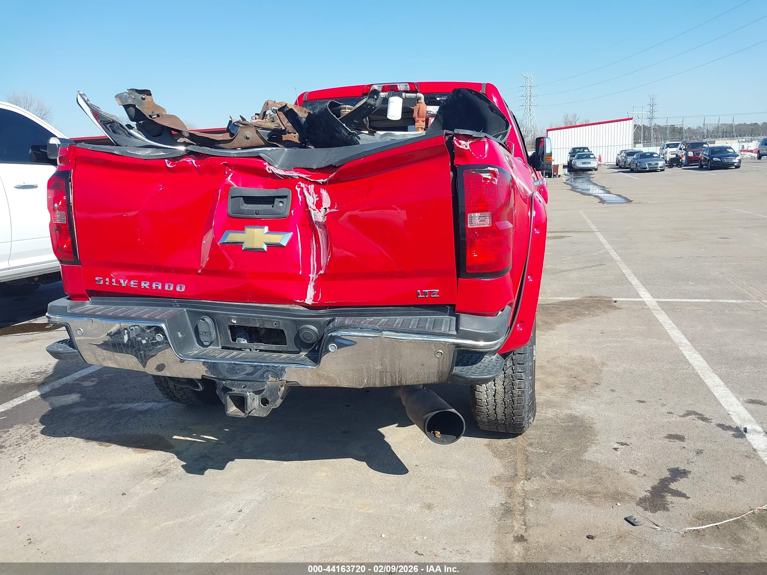 CHEVROLET SILVERADO image 6