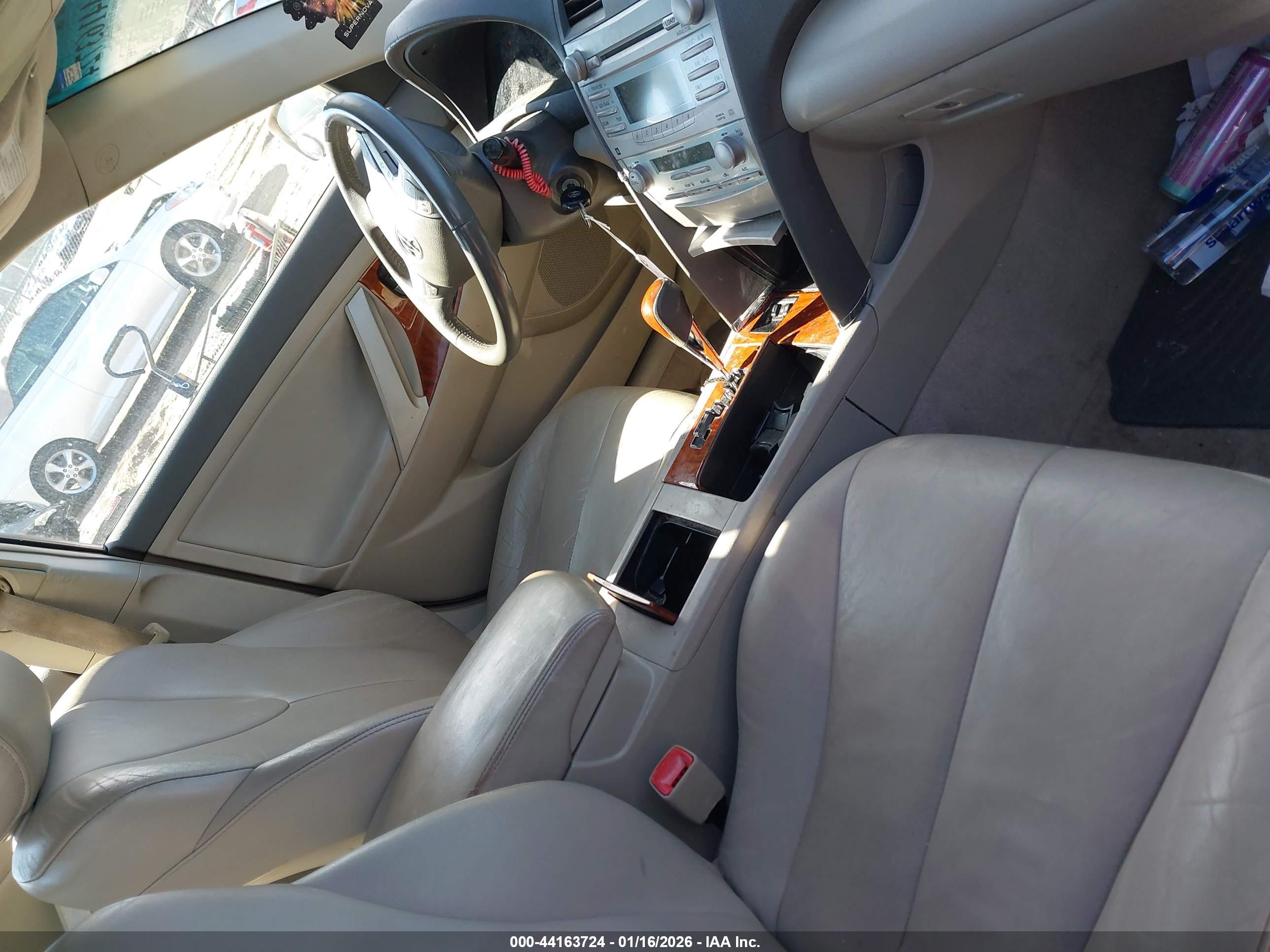 TOYOTA CAMRY image 5