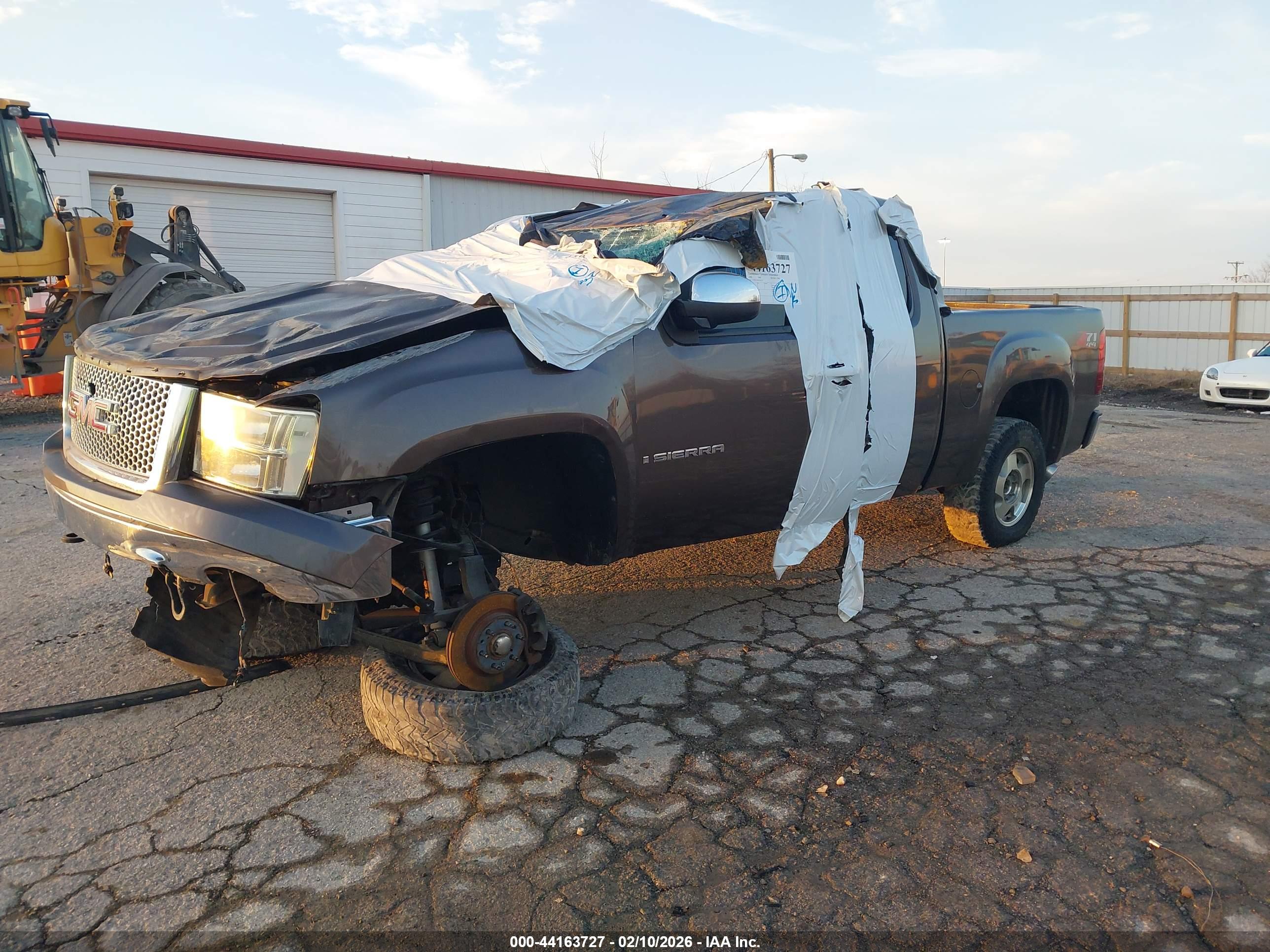 GMC SIERRA image 2