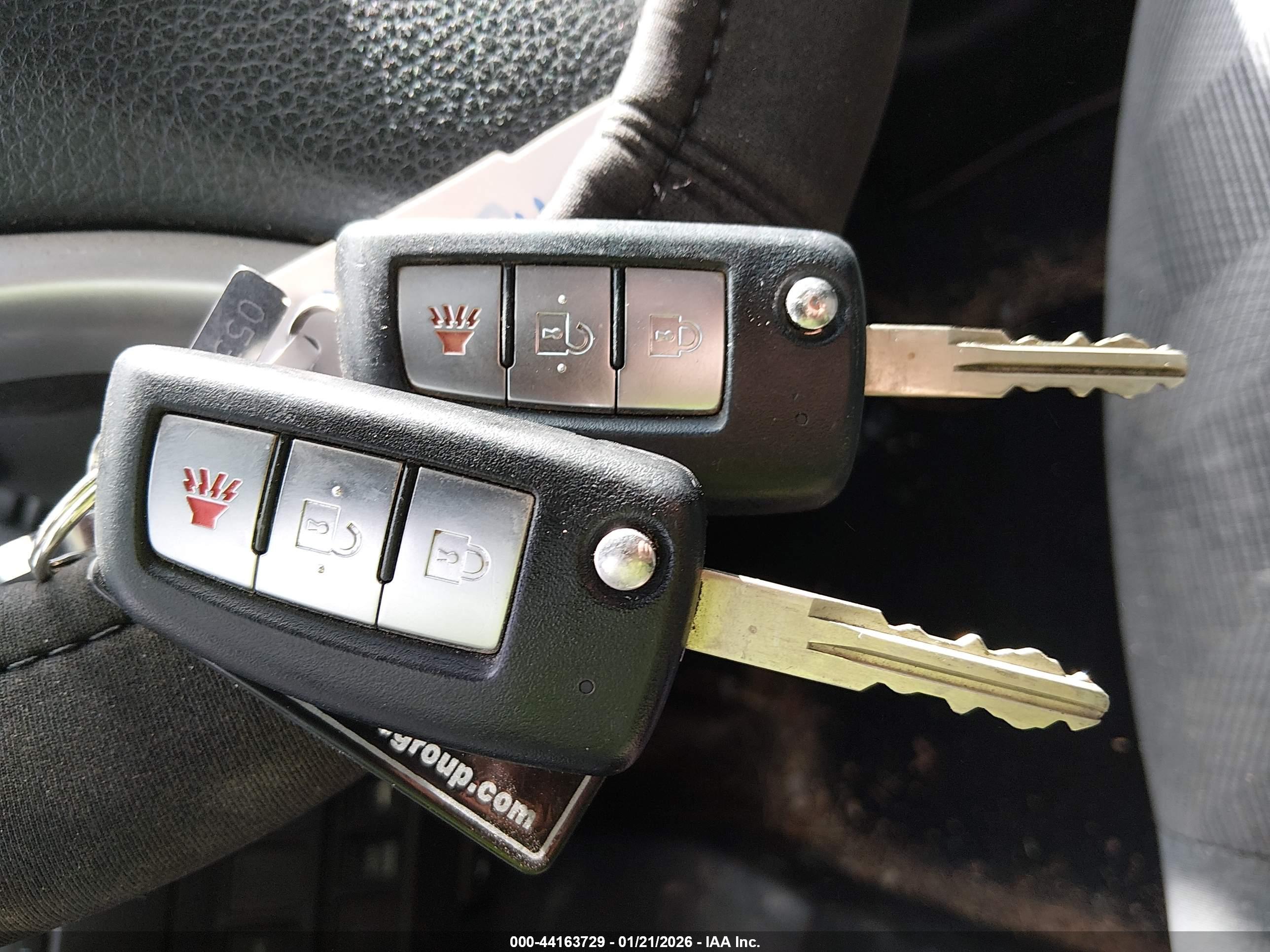 NISSAN ROGUE image 11