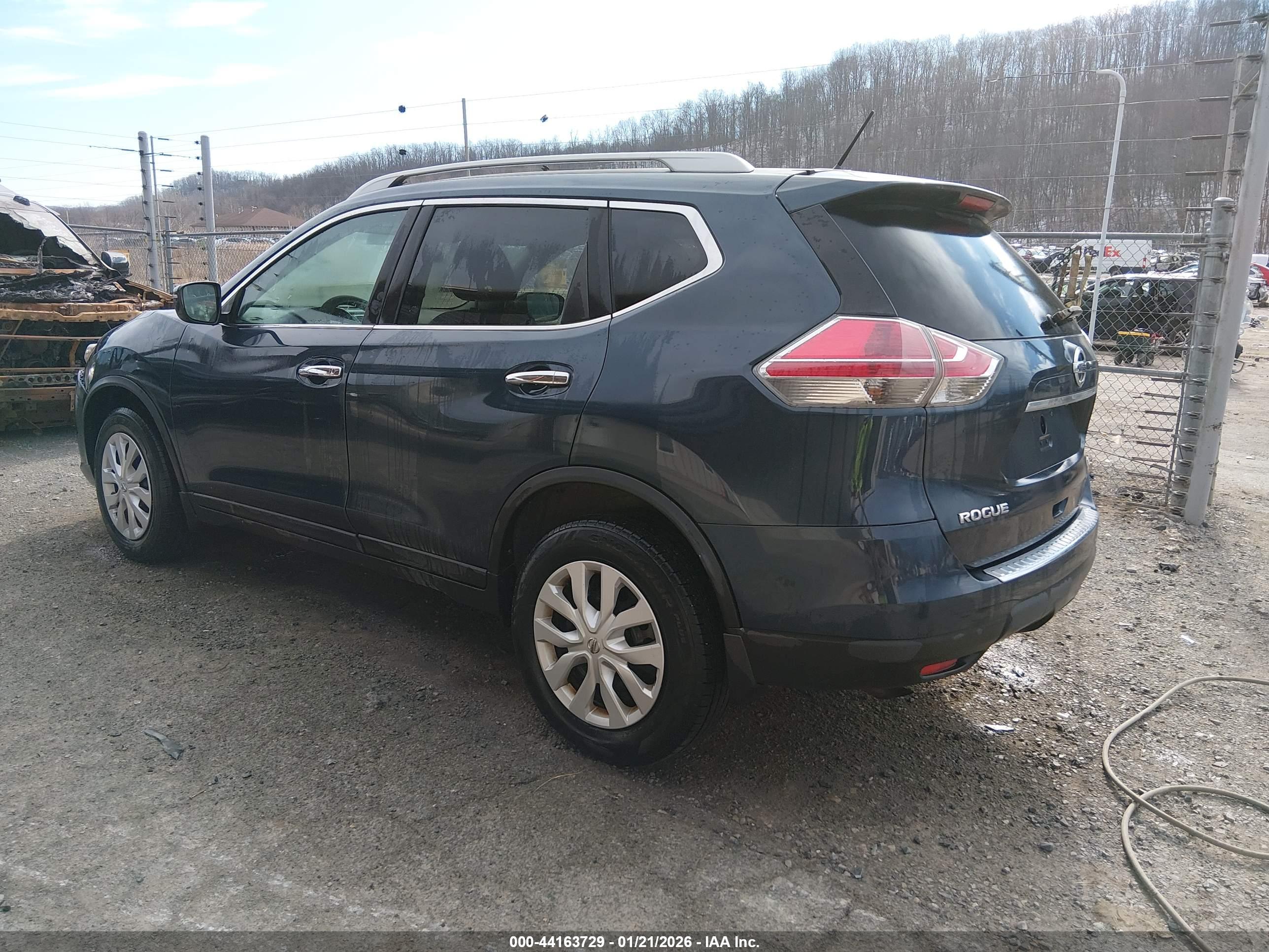 NISSAN ROGUE image 3