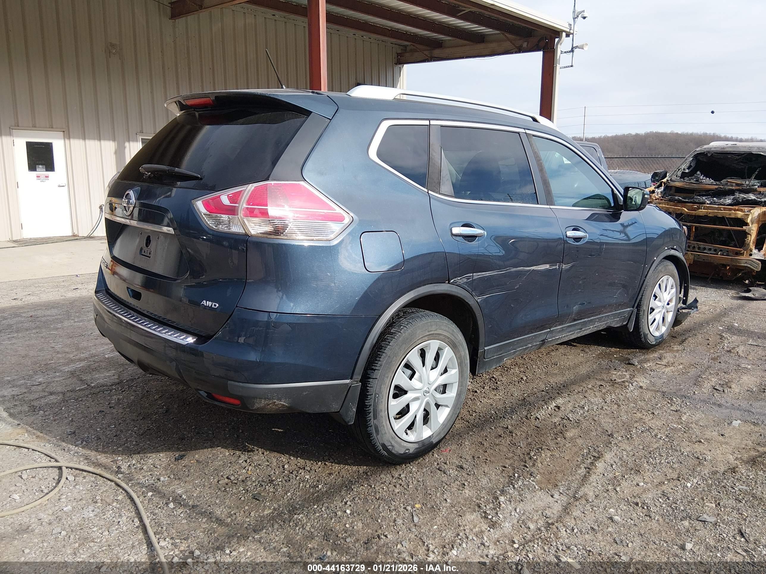 NISSAN ROGUE image 4