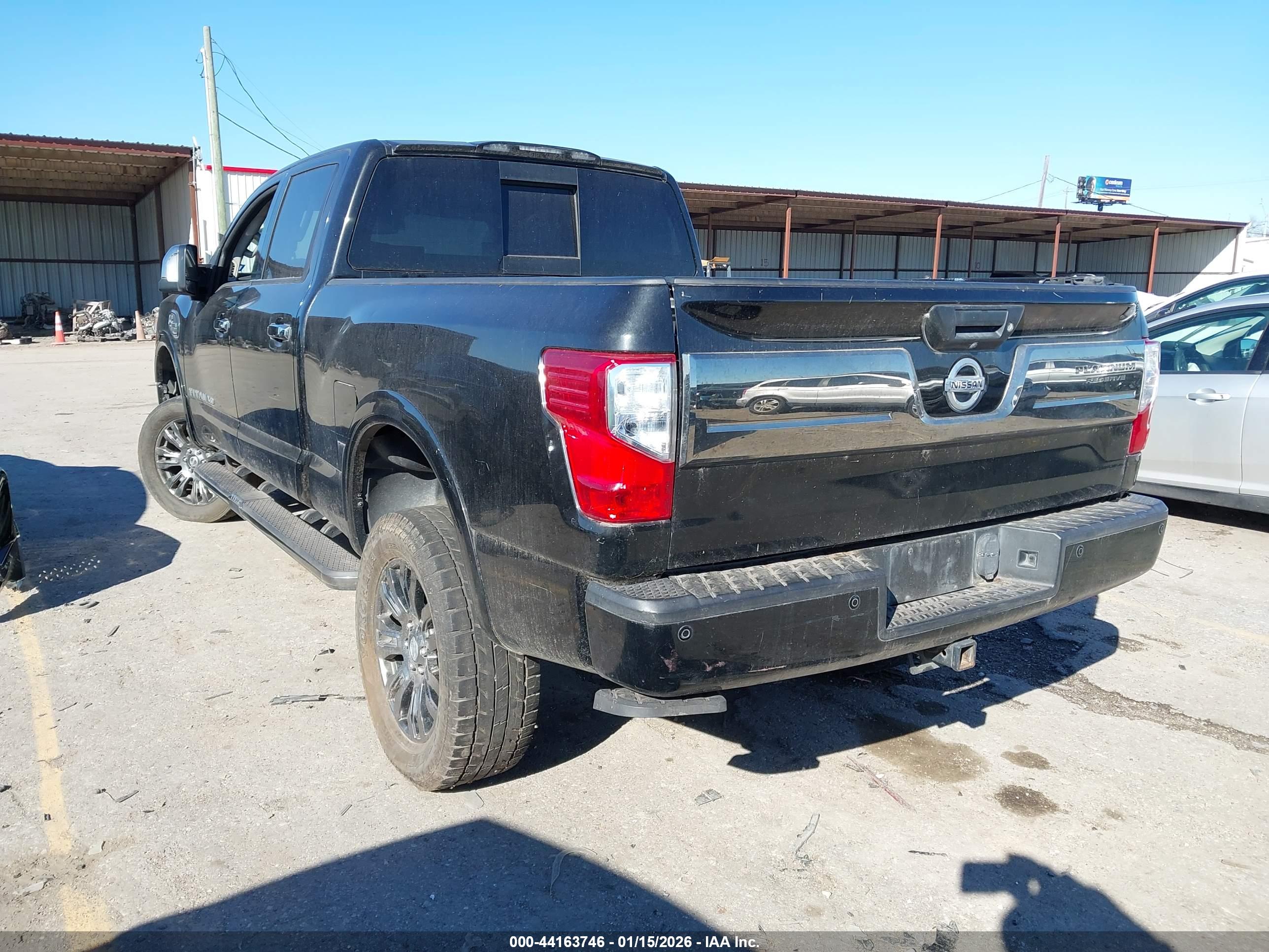 NISSAN TITAN image 3