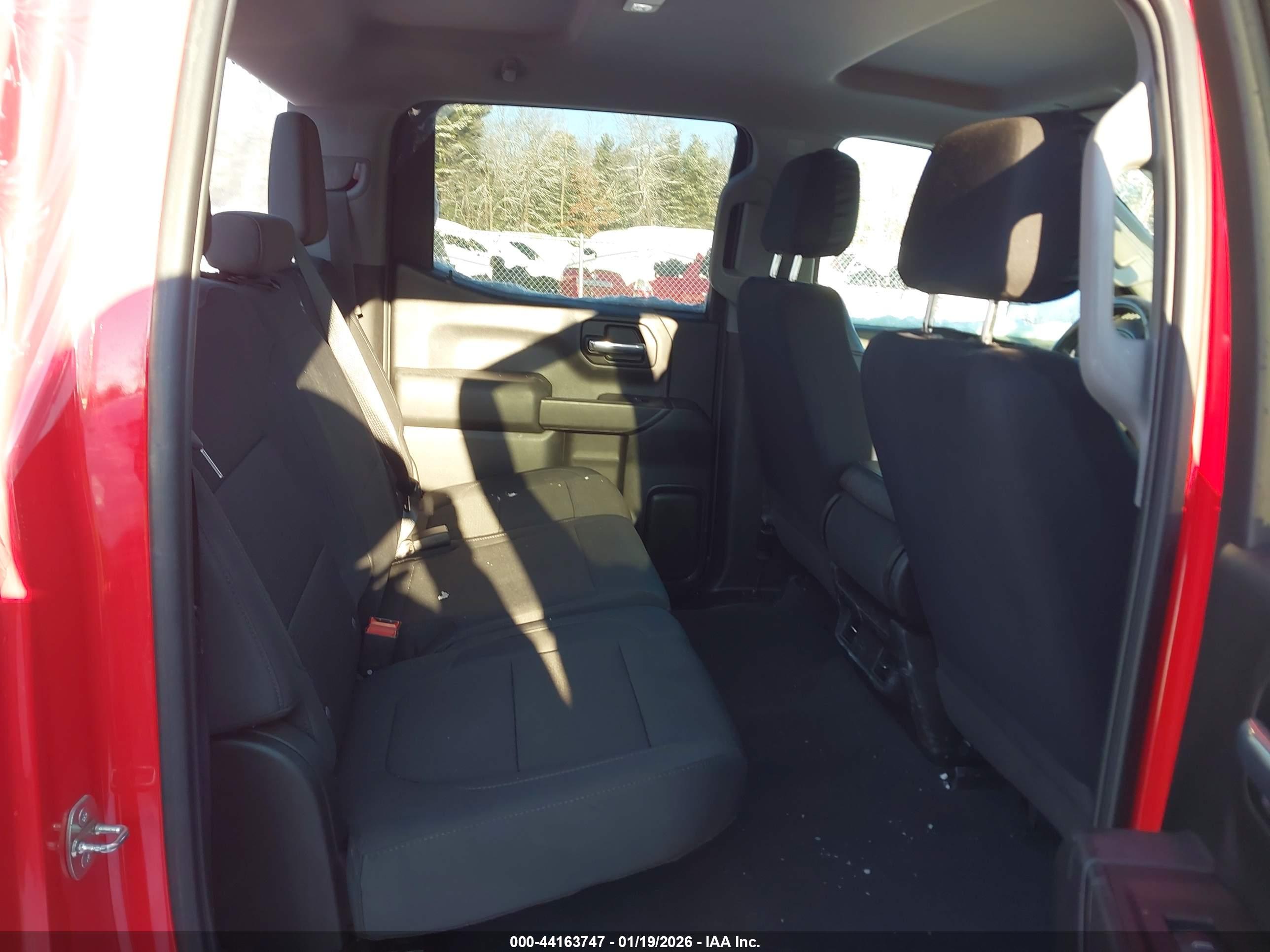 CHEVROLET SILVERADO image 8