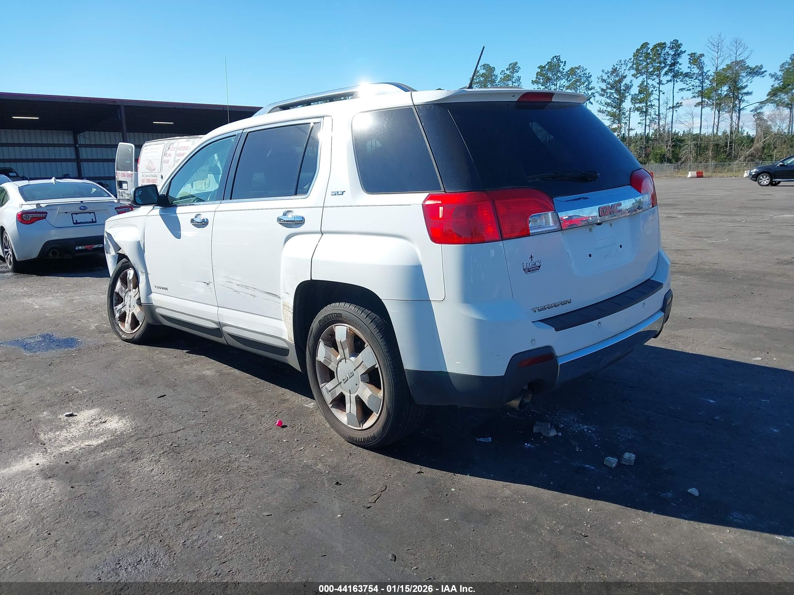 GMC TERRAIN image 3