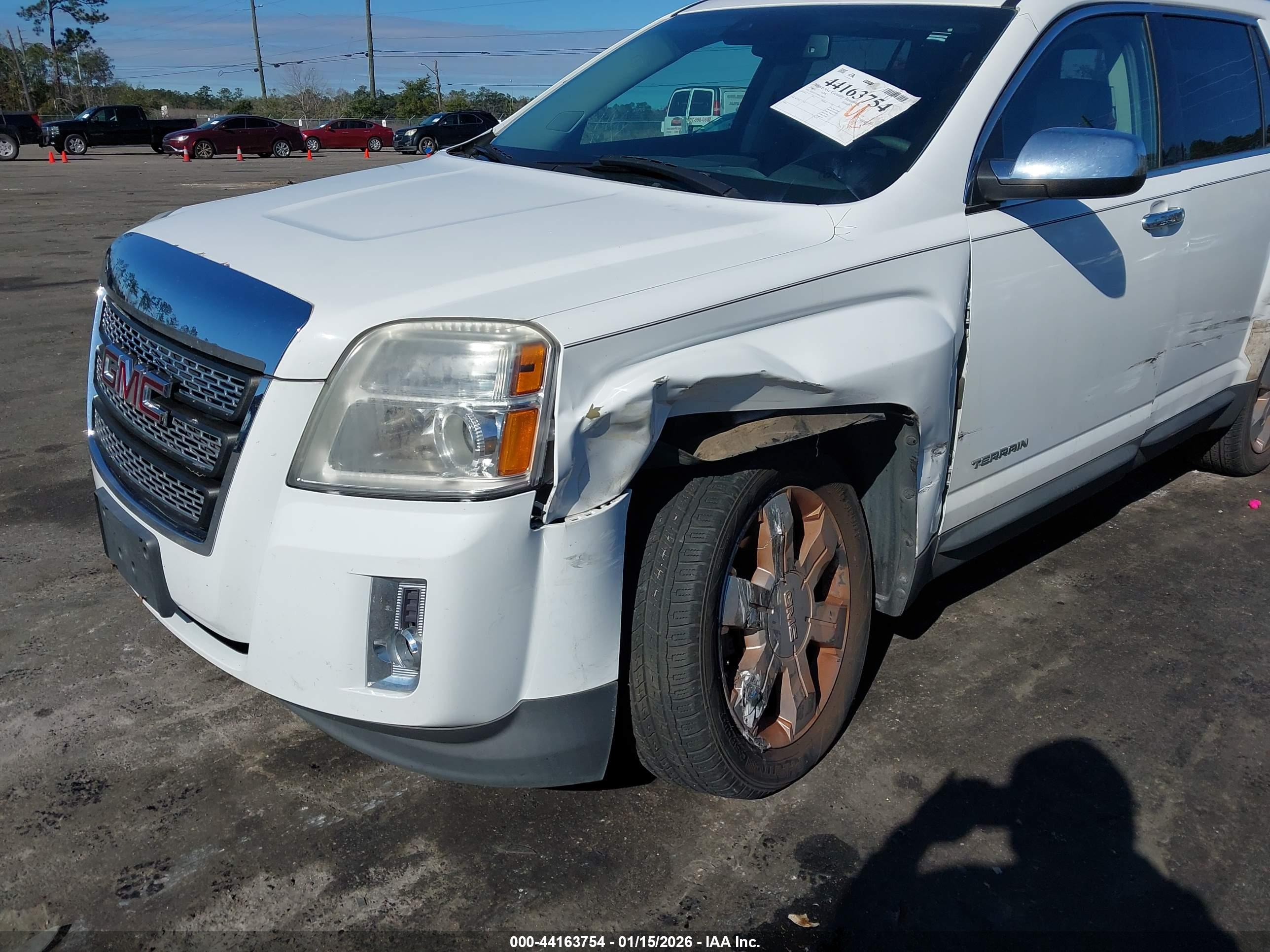 GMC TERRAIN image 6