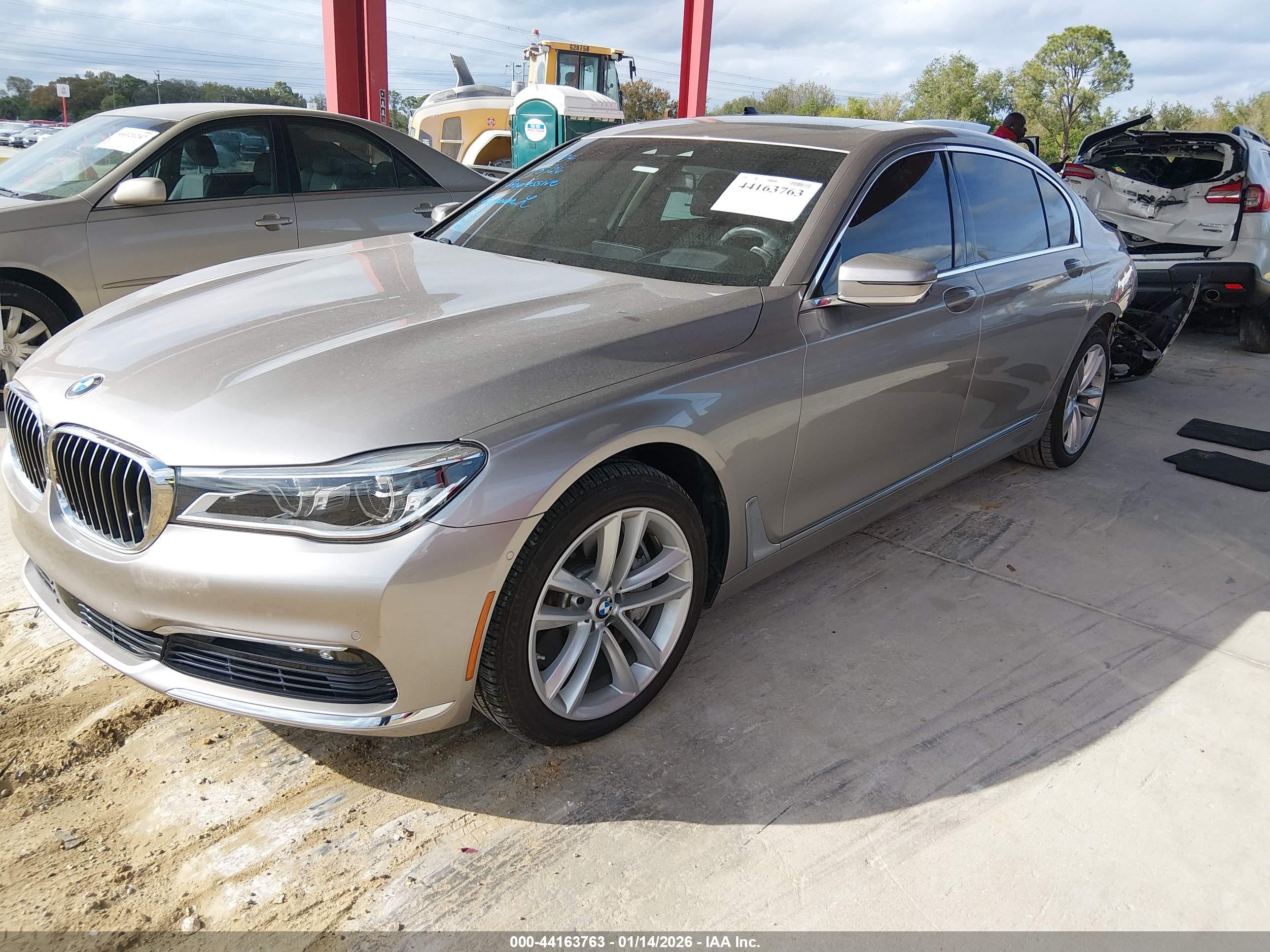 BMW 750I image 2